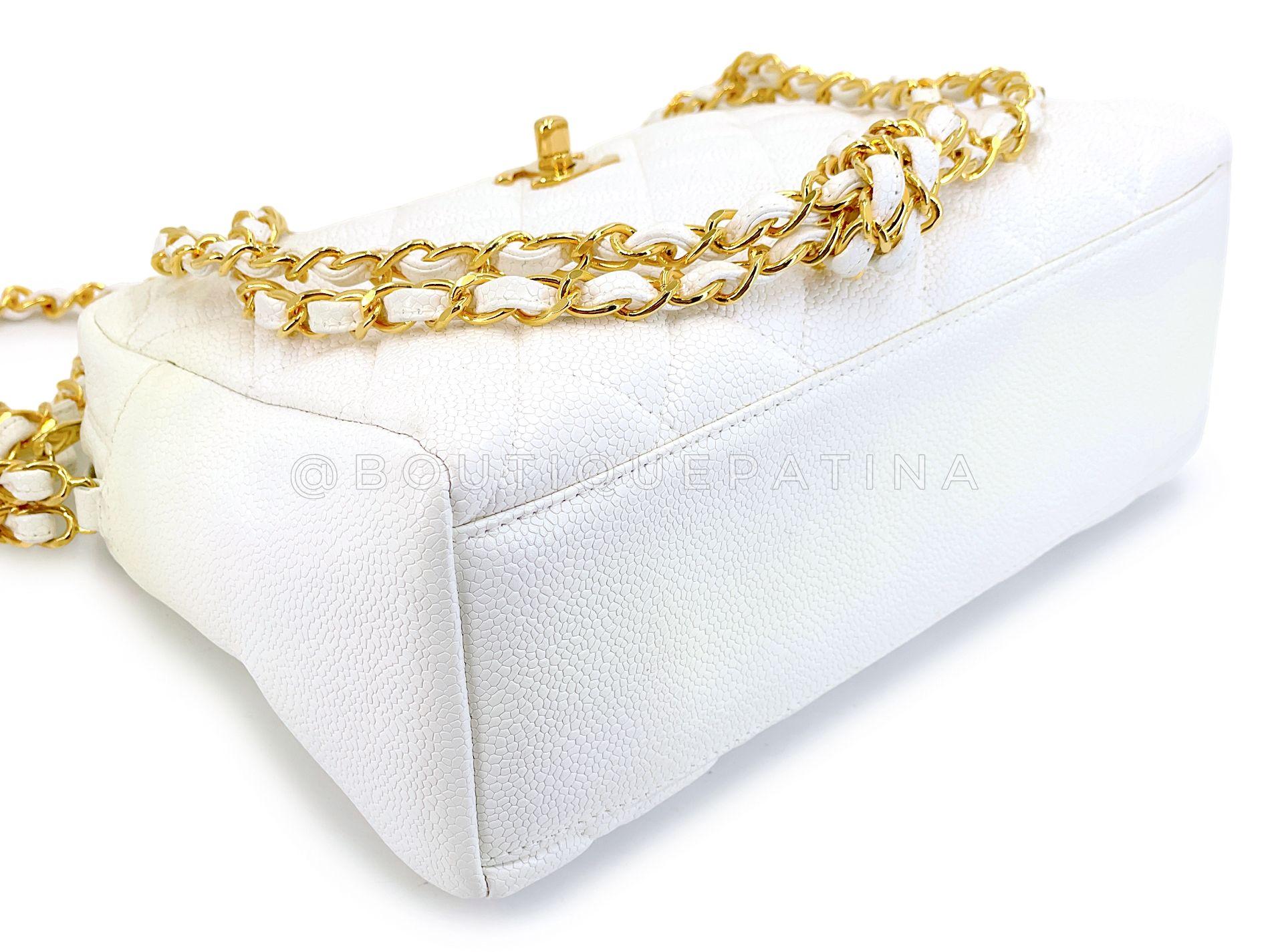 Chanel 1996 Vintage Blanc Caviar Classic Camera Case Bag CC Clasp 24k GHW 68561 en vente 3