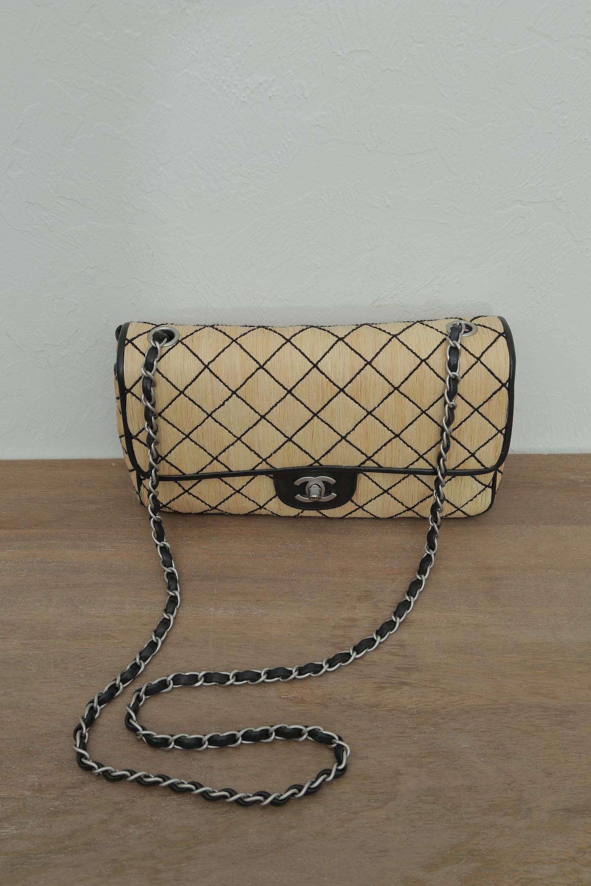 Chanel 1997 Classic Flap Single with Black Leather Beige Raffia Shoulder Bag In Excellent Condition In West palm beach, FL