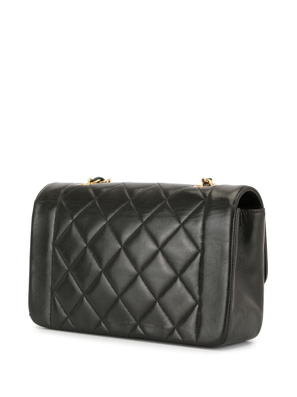 Chanel 1997 Diana Medium Black Lambskin Diana Classic Flap Shoulder Bag Unisexe en vente