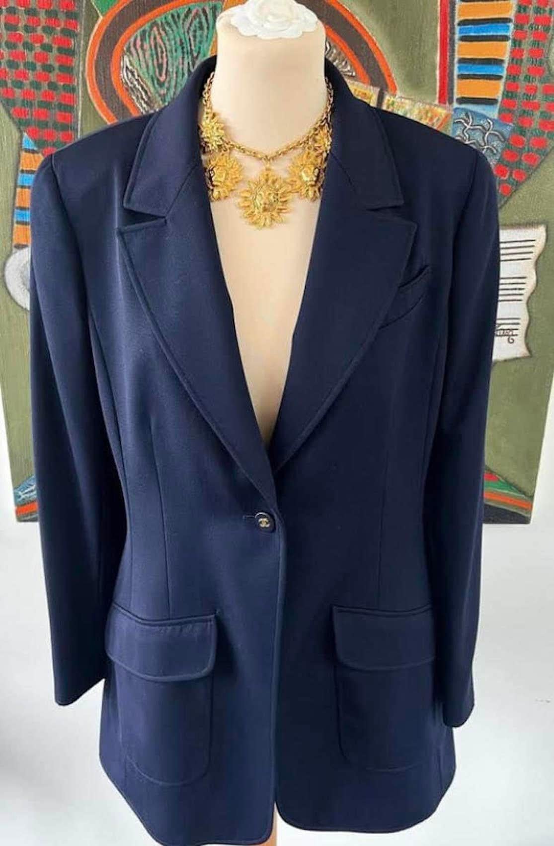 CHANEL 1997 Navy Blue Wool Blazer CC Logo Button Single Breasted Jacket
It is a beautiful very rare, classic and elegant CHANEL navy blazer-jacket from Spring 1997, never worn with tag. It  is handcrafted from 100% wool and silk lining with cc logo.