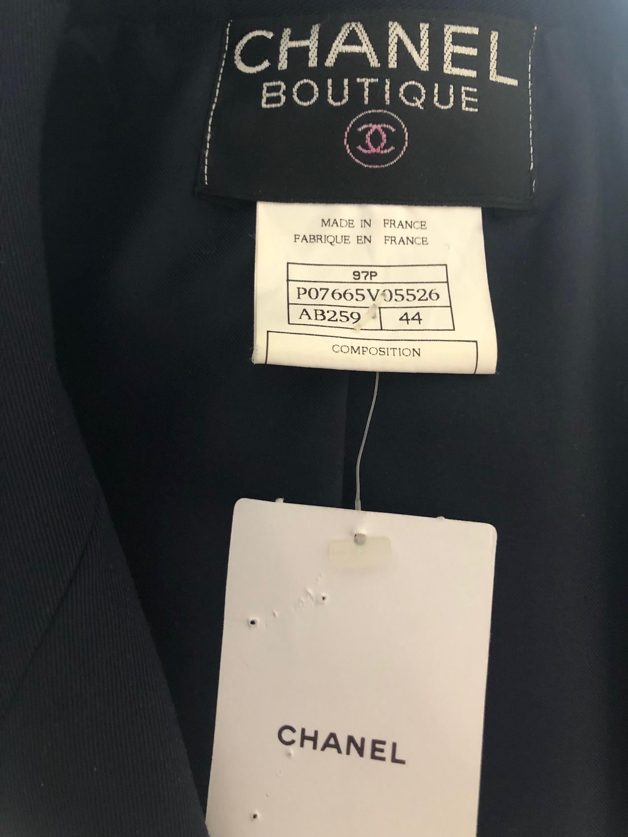 Black CHANEL 1997 Navy Blue Wool Blazer CC Logo Button Single Breasted Jacket For Sale