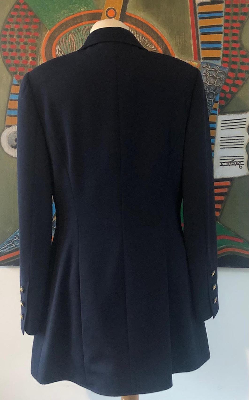CHANEL 1997 Navy Blue Wool Blazer CC Logo Button Single Breasted Jacket In Excellent Condition For Sale In London, GB