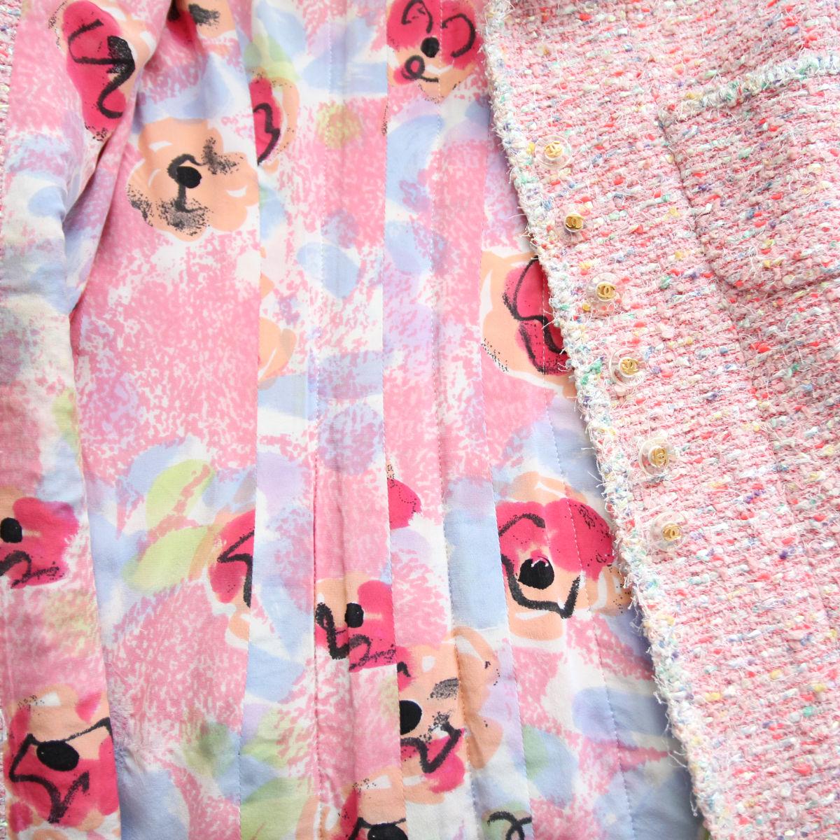CHANEL 1997 Pink Multicolored Coat / Blazer by Karl Lagerfeld in Tweed Look For Sale 4