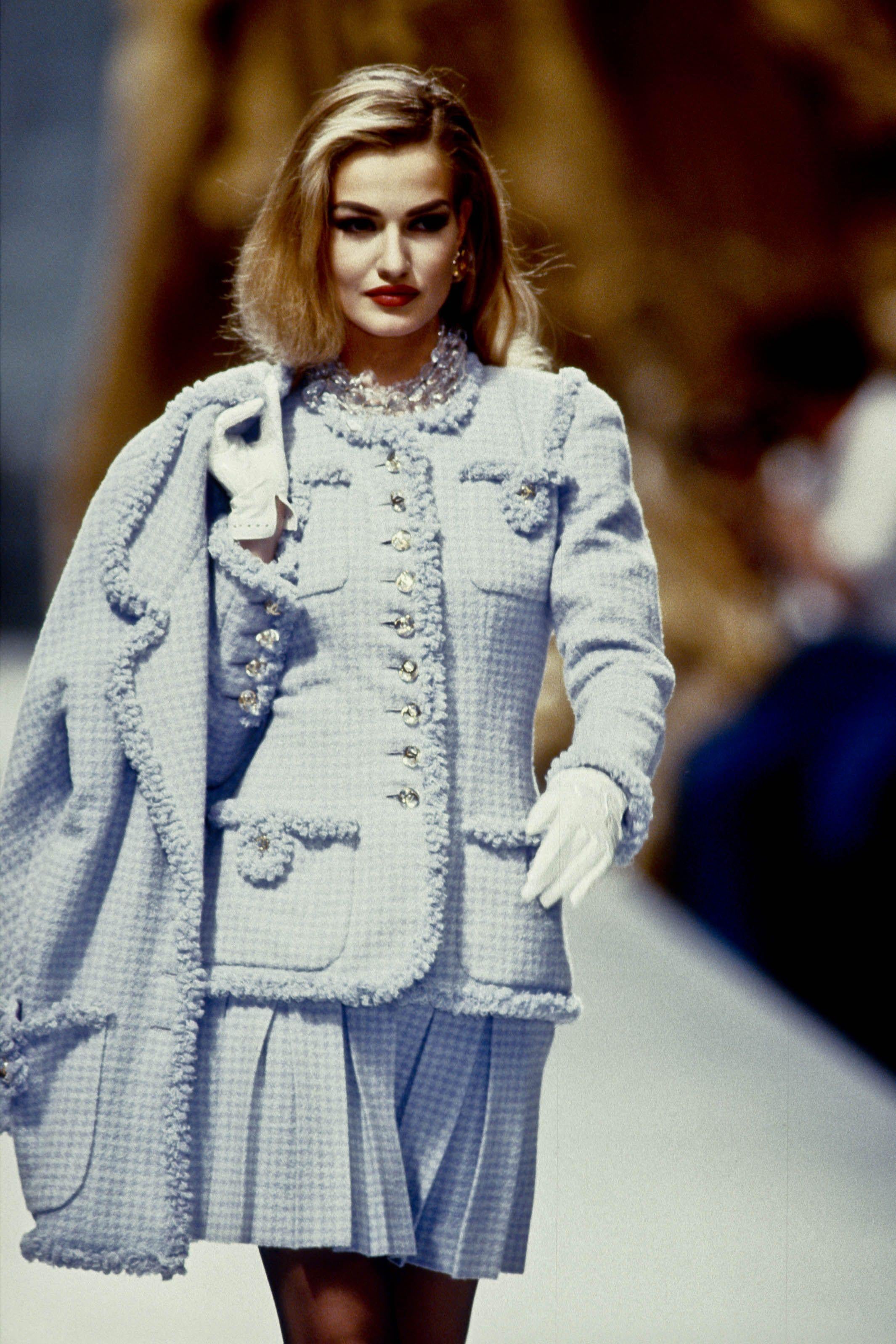 Chanel 1997 Vintage Baby Blue Tweed Jacket Museum Piece Seen on Princess Diana  For Sale 14