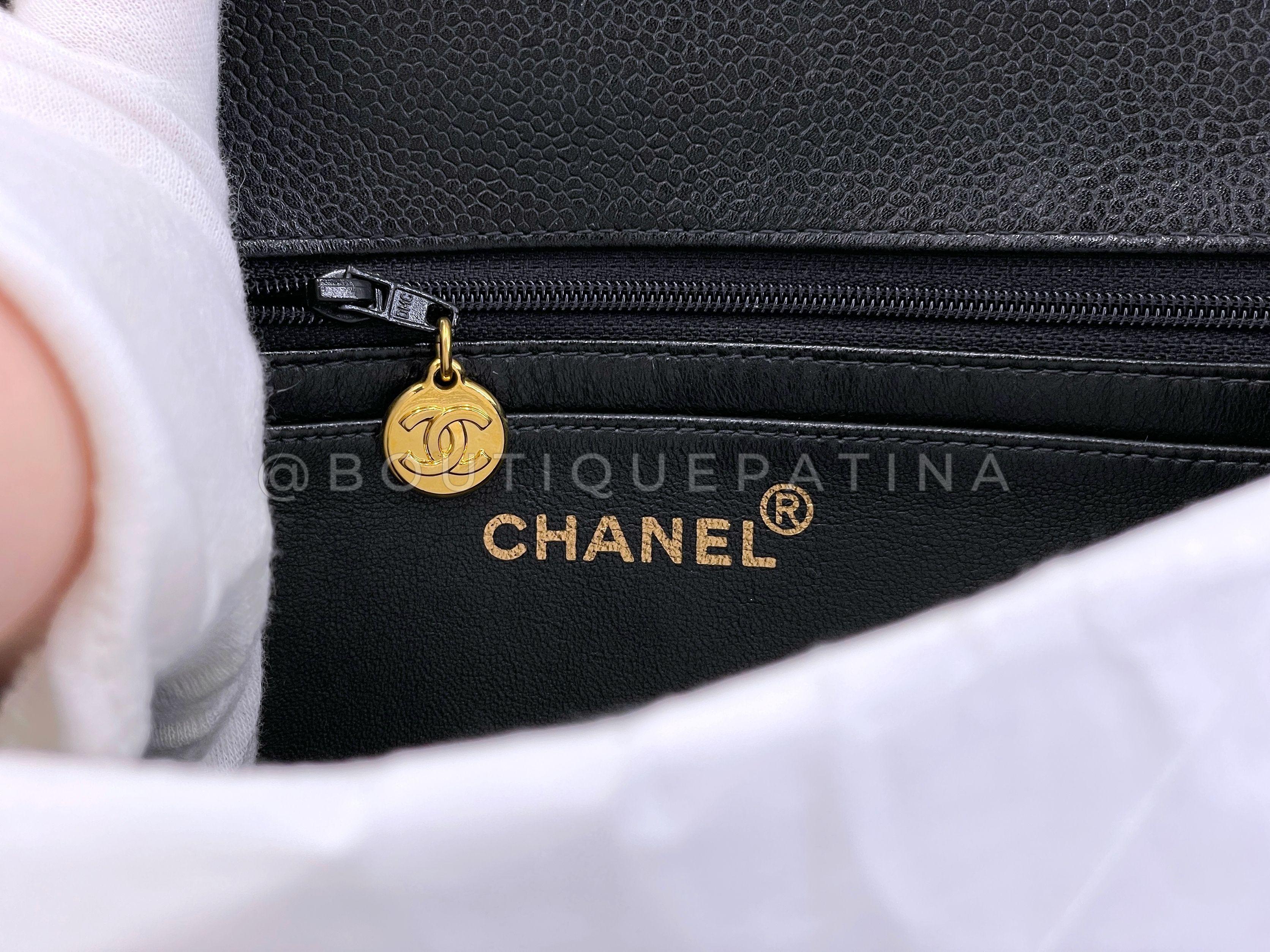 Chanel 1997 Vintage Black Caviar Kelly Flap Parent Bag 24k GHW 67702 For Sale 7