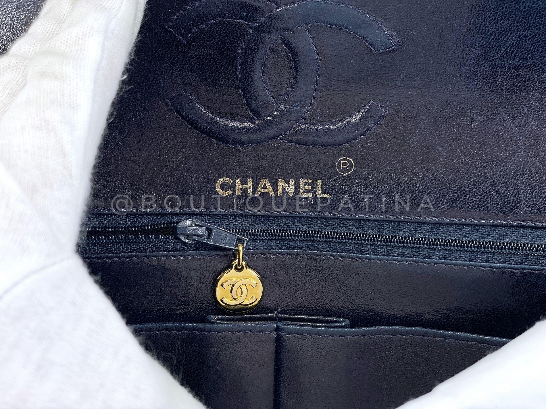 Chanel 1997 Vintage Charcoal Gray Lizard Small Classic Flap Bag 24k GHW 68421 For Sale 7
