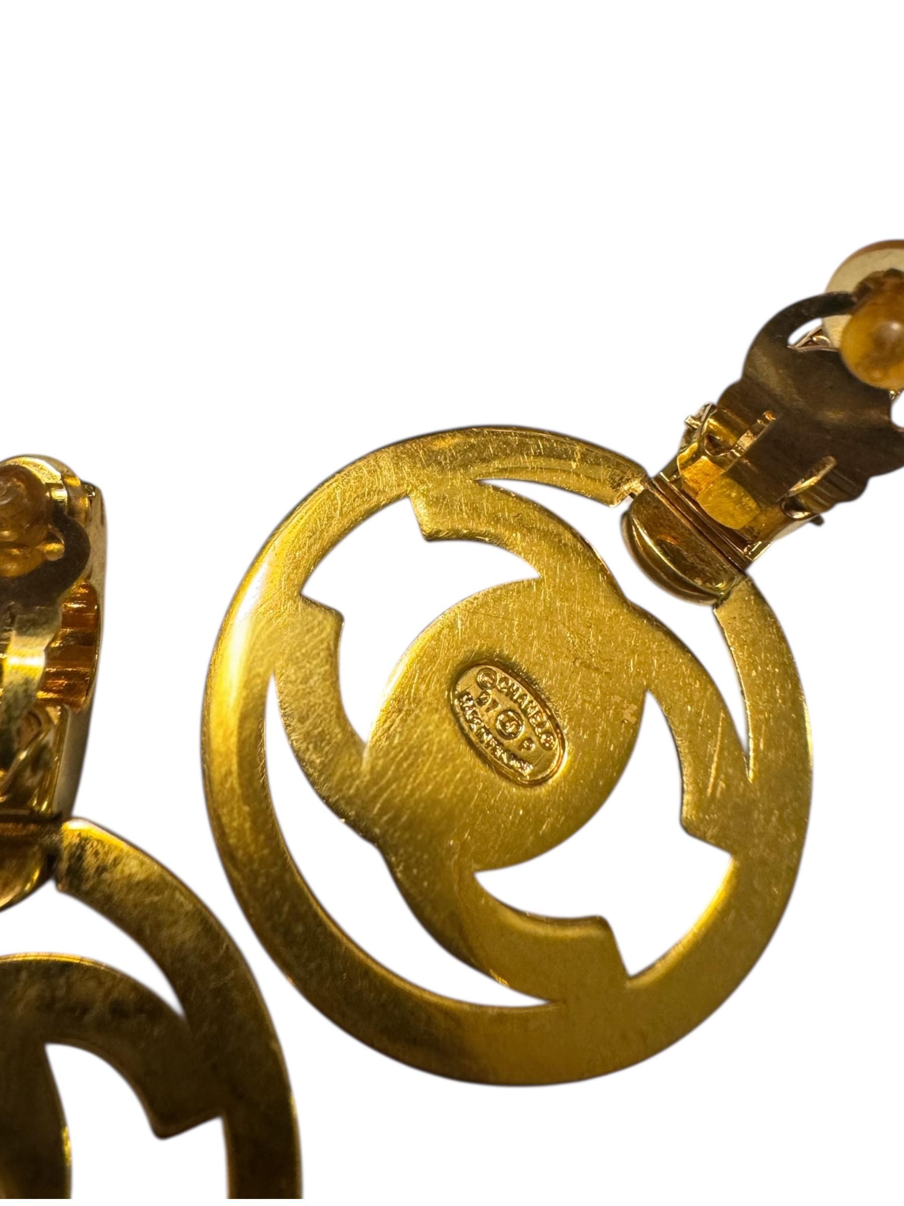 Chanel 1997 Vintage Large Round CC Turnlock Earrings – Gold Clip-On 1