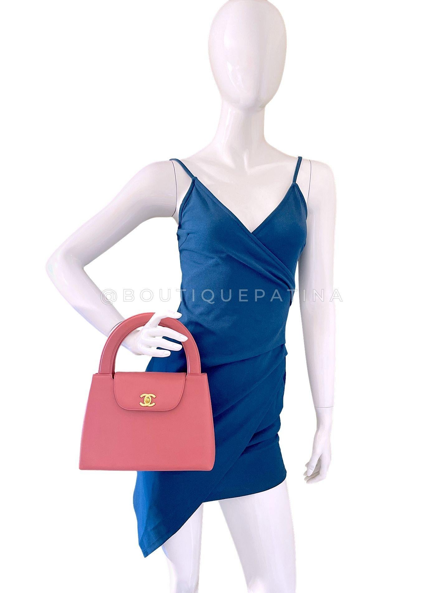 Chanel 1997 Vintage By Rose Sac Kelly 24k GHW Lambskin 68951 en vente 11