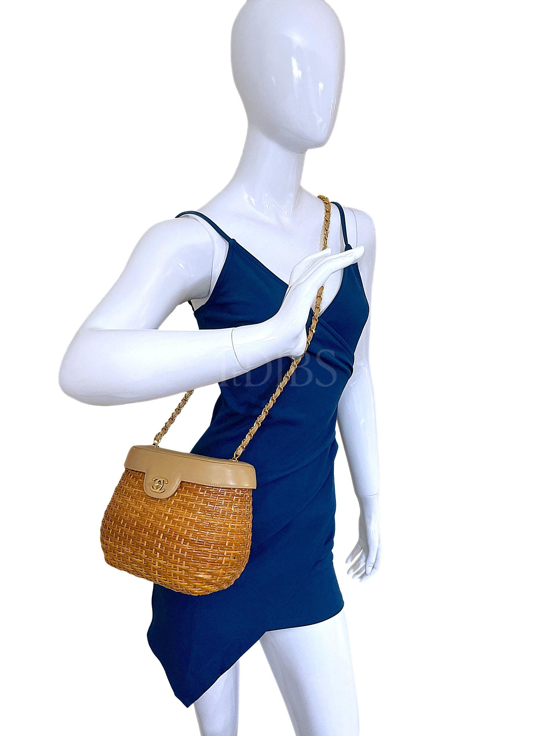 Chanel 1997 Vintage Wicker and Beige Lambskin Basket Vanity Bag 67876 10