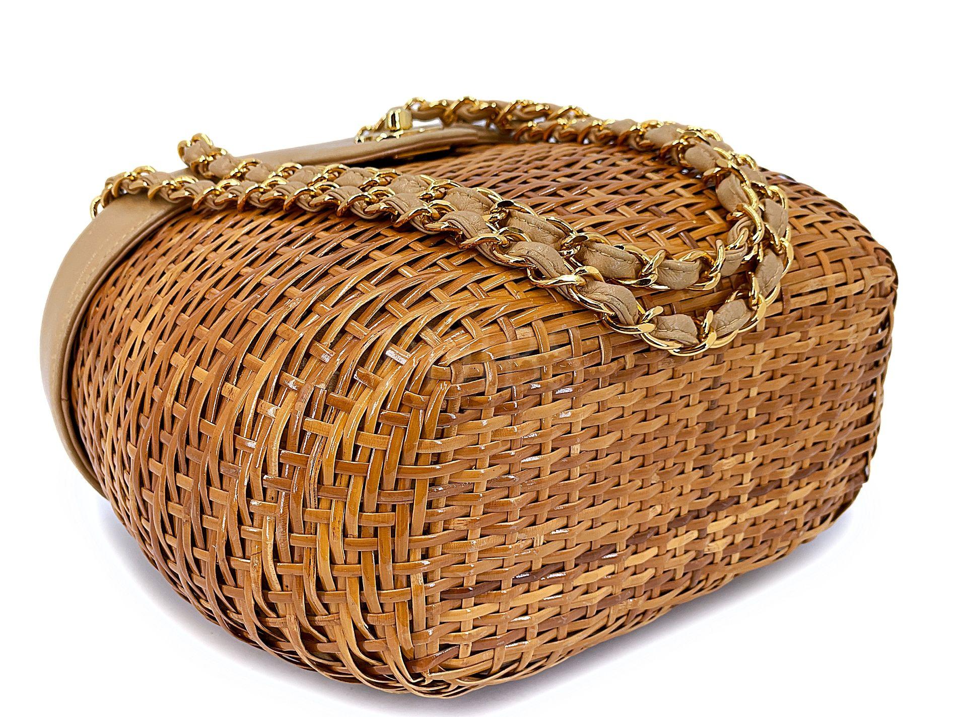 Chanel 1997 Vintage Wicker and Beige Lambskin Basket Vanity Bag 67876 3
