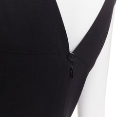Robe de cocktail fourreau CHANEL 1998 en crêpe de laine noir, coupe asymétrique en surplis, taille FR38 M