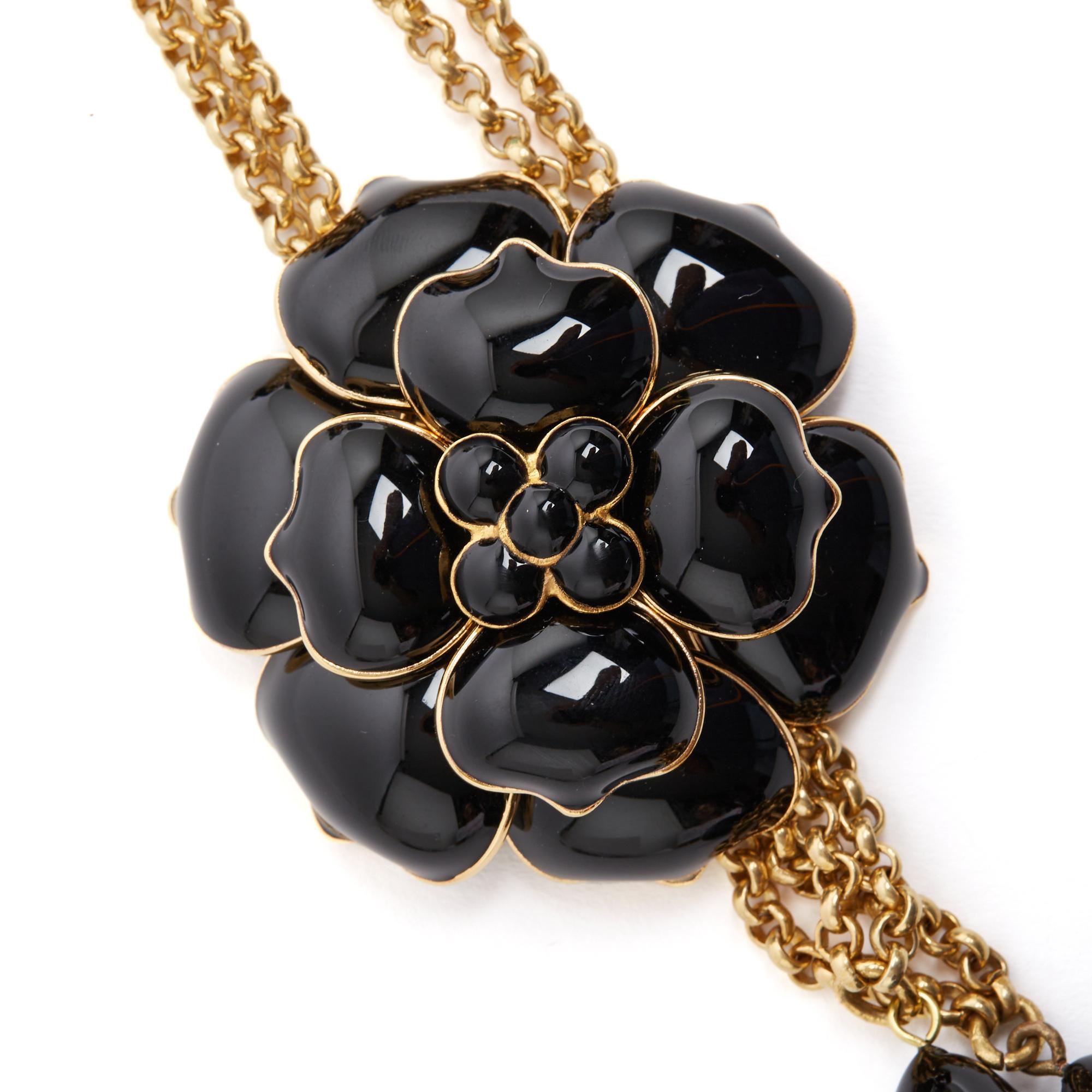 Chanel 1998 Collier Sautoir Gripoix Collana a catena Camelia in vetro nero, immacolata In condizioni ottime in vendita a PARIS, FR