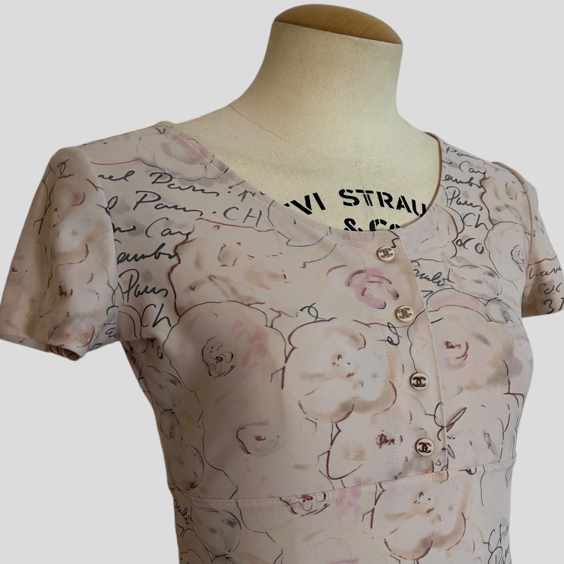 Chanel 1998 Cruise Ivory Camellia Print Dress by Karl Lagerfeld In Good Condition In CAPELLE AAN DEN IJSSEL, ZH