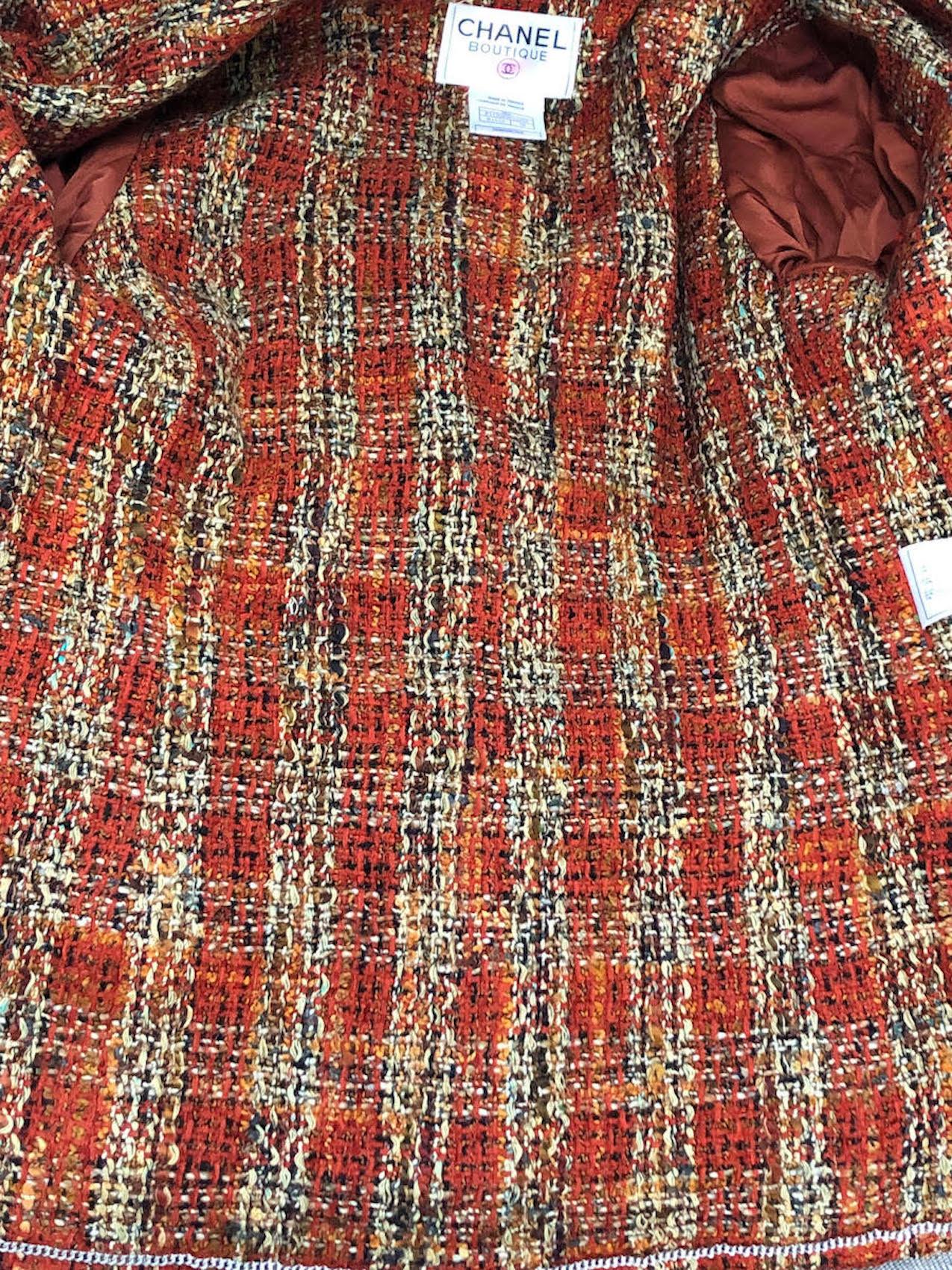 CHANEL 1998 Orange & Beige Wool Tweed Vintage Skirt Suit Bouclé CC Buttons For Sale 1