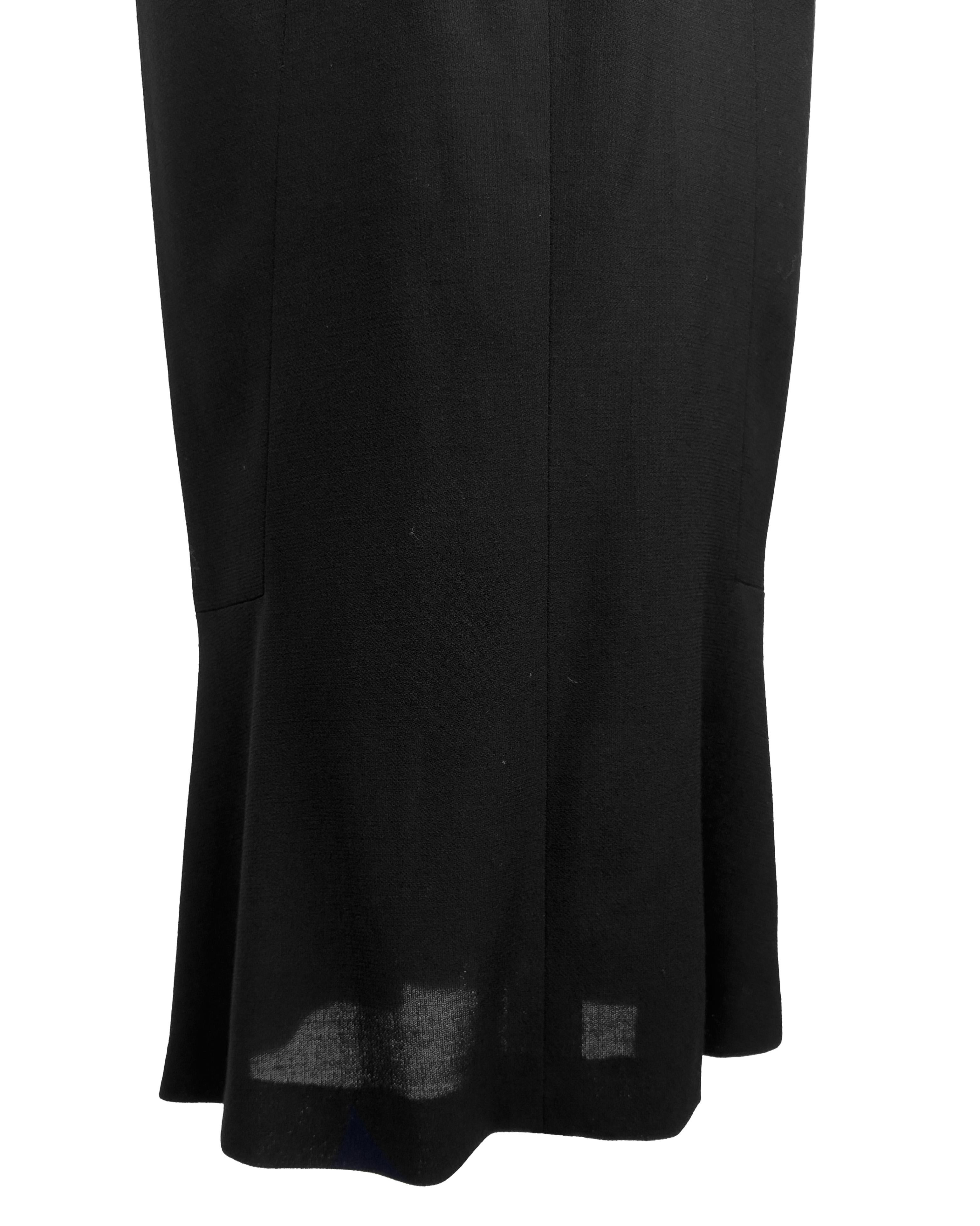Chanel 1998 Frühjahrskollektion Rücken SiIk Kleid mit Silver Chains im Angebot 1