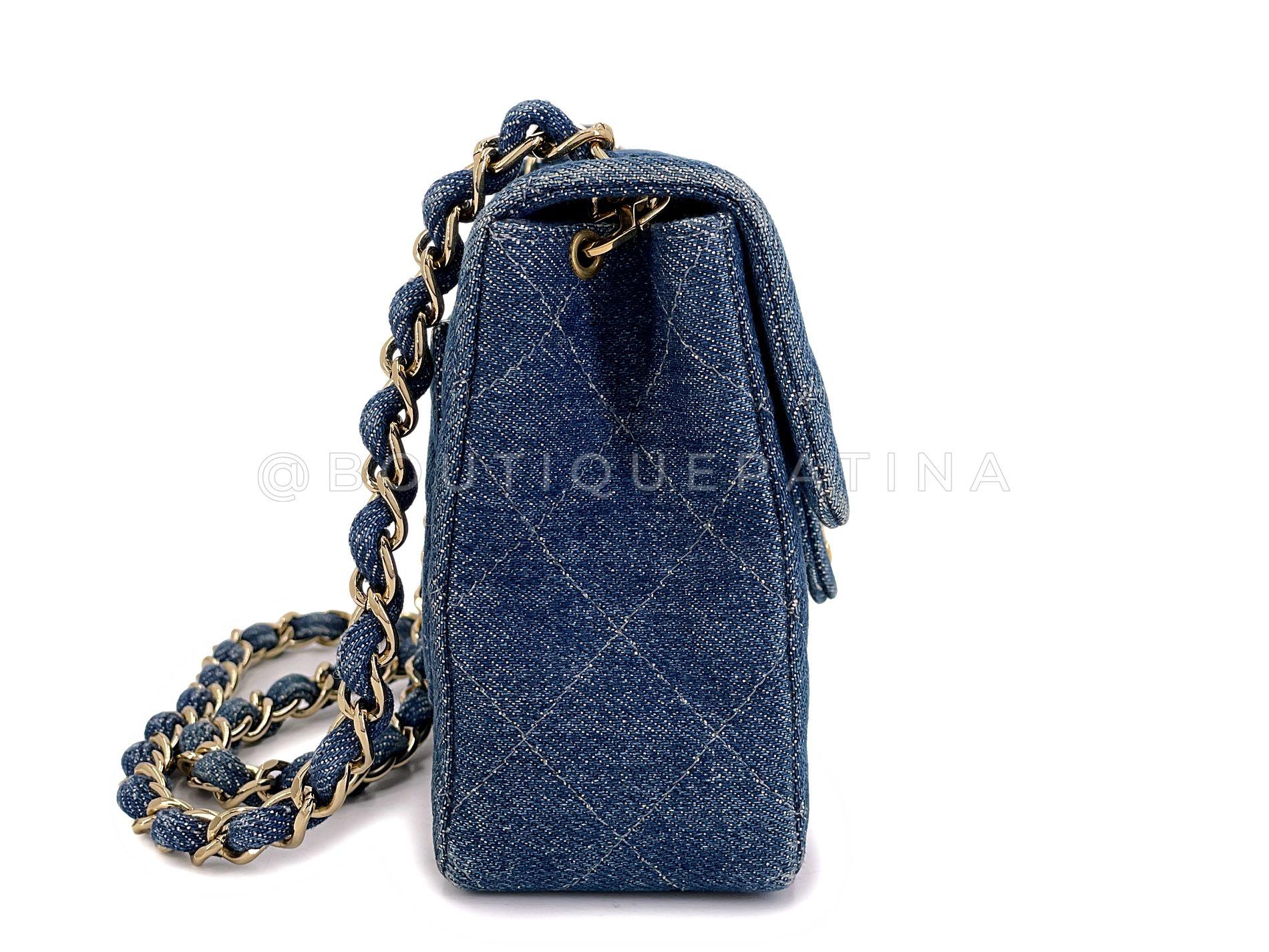 De las mujeres Chanel 1998 Vintage Azul Denim Cuadrado Mini Flap Bag 24k GHW  68466 en venta