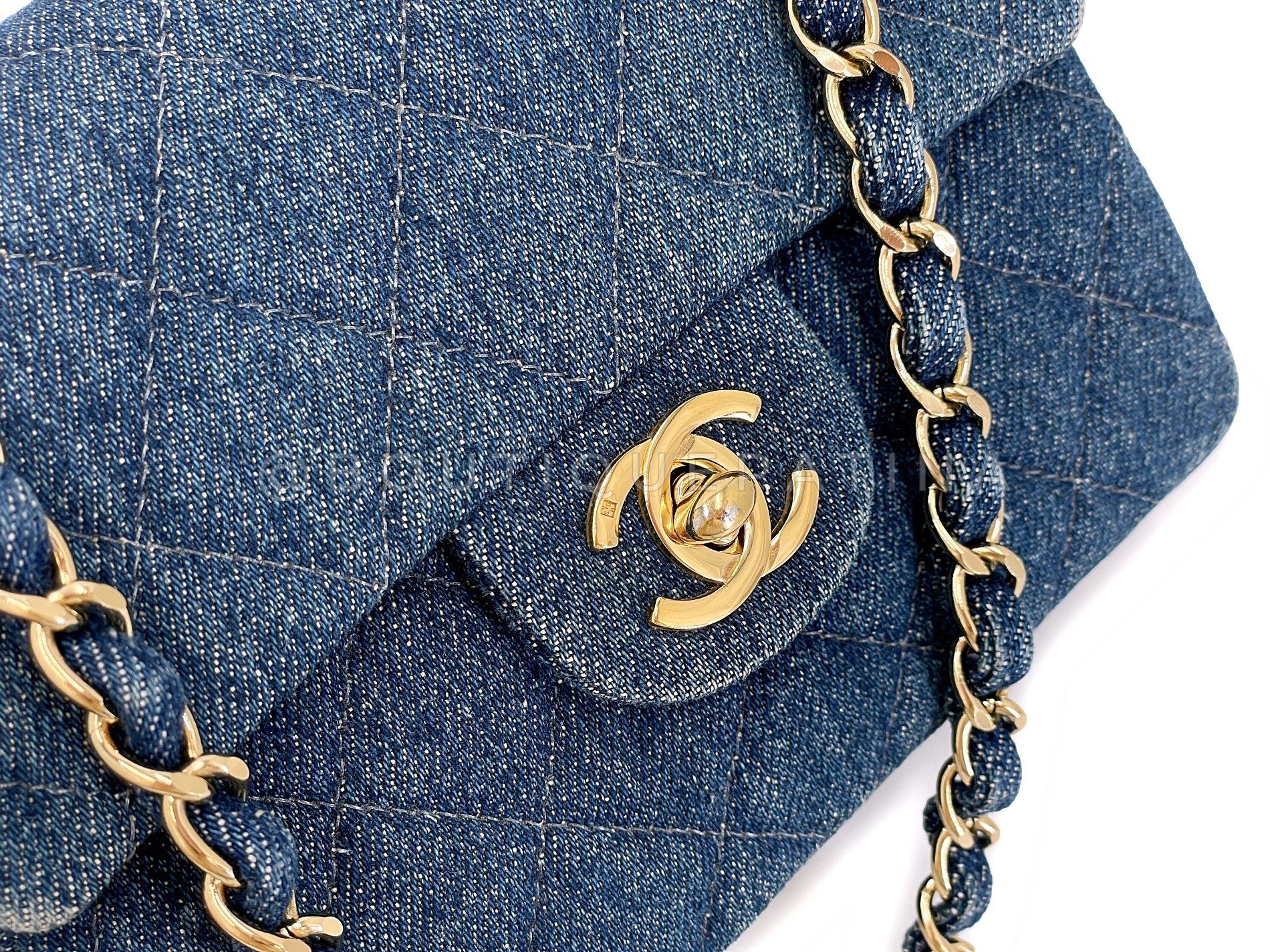 Chanel 1998 Vintage Azul Denim Cuadrado Mini Flap Bag 24k GHW  68466 en venta 4