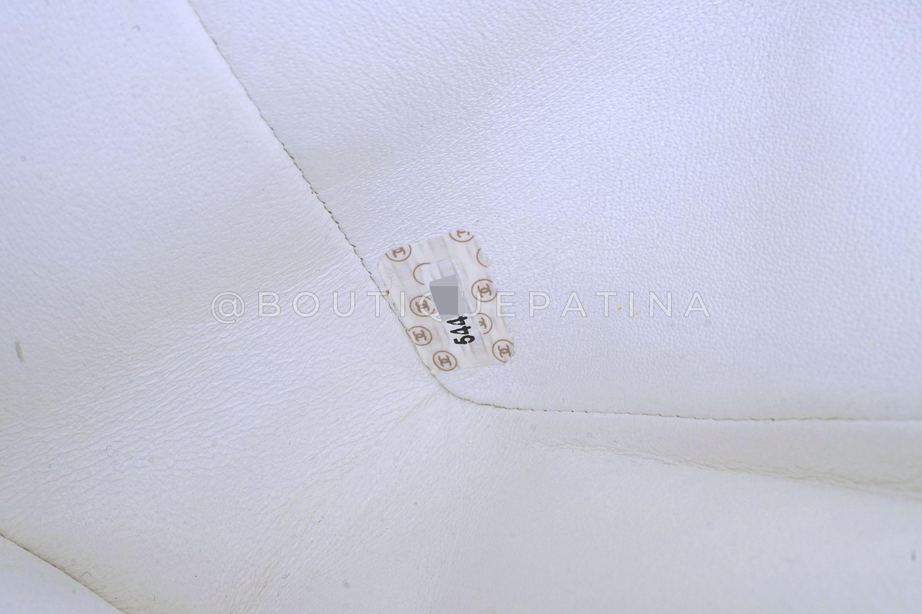 Chanel 1998 Vintage White Caviar Medium Classic Double Flap Bag 24k GHW 68618 For Sale 8
