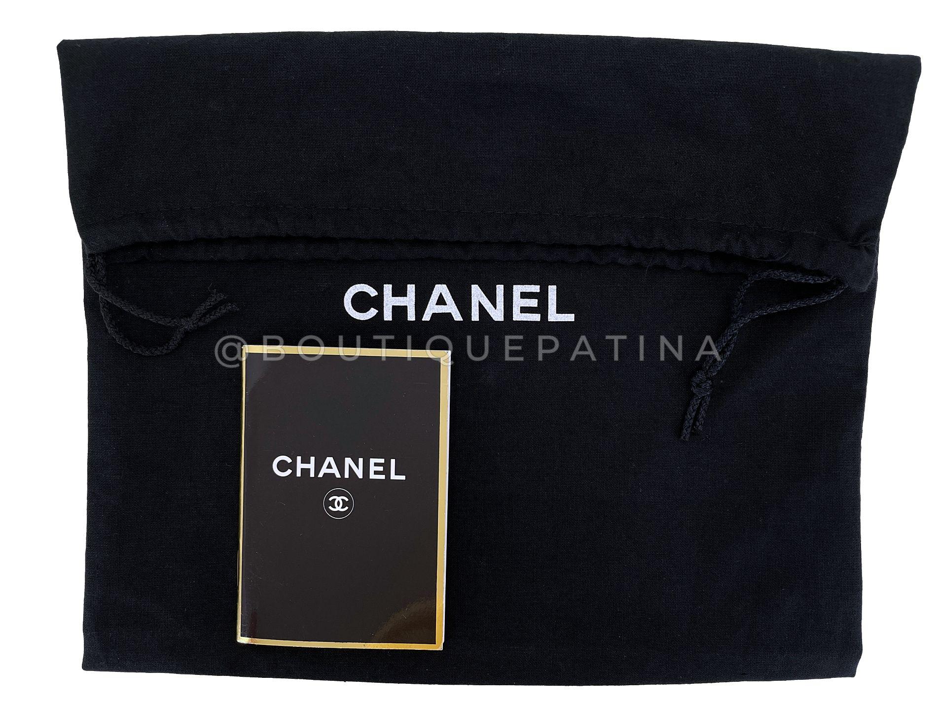 Chanel 1998 Vintage White Caviar Medium Classic Double Flap Bag 24k GHW 68618 For Sale 9