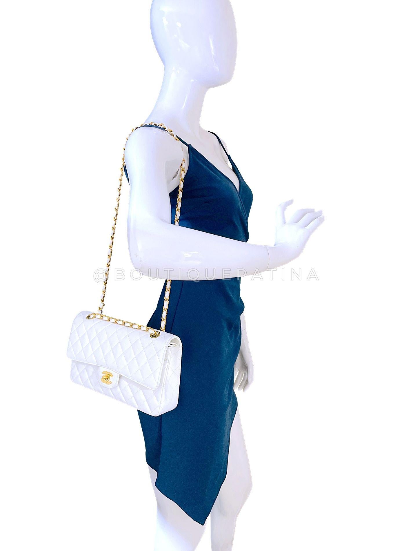 Chanel 1998 Vintage White Caviar Medium Classic Double Flap Bag 24k GHW 68618 For Sale 11