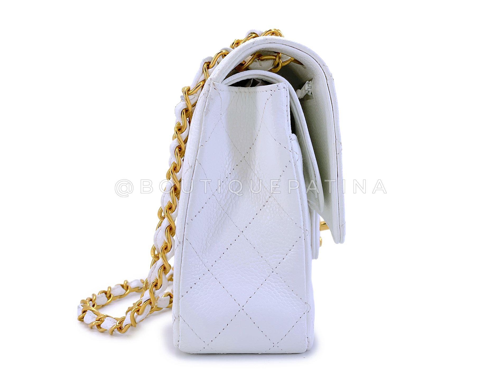 Chanel 1998 Vintage White Caviar Medium Classic Double Flap Bag 24k GHW 68618 In Excellent Condition For Sale In Costa Mesa, CA