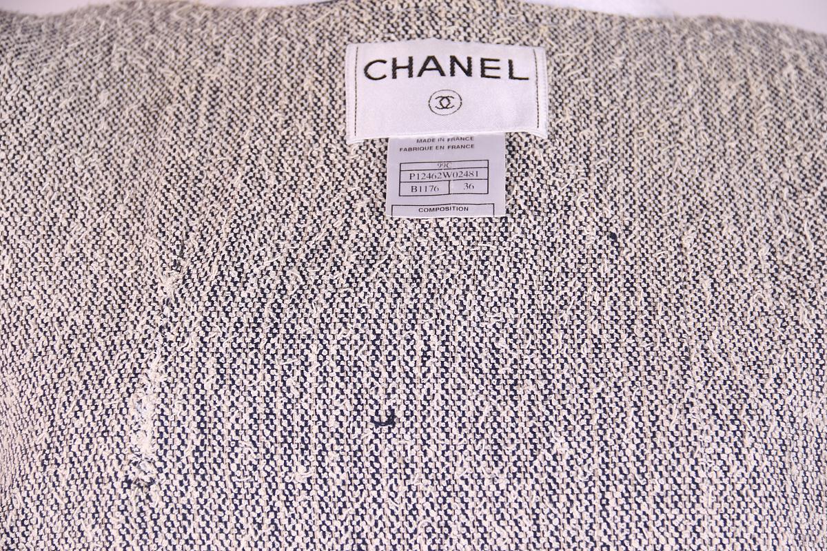 Chanel 1999 cruise collection 99с denim jacket In Good Condition For Sale In Алматинский Почтамт, KZ