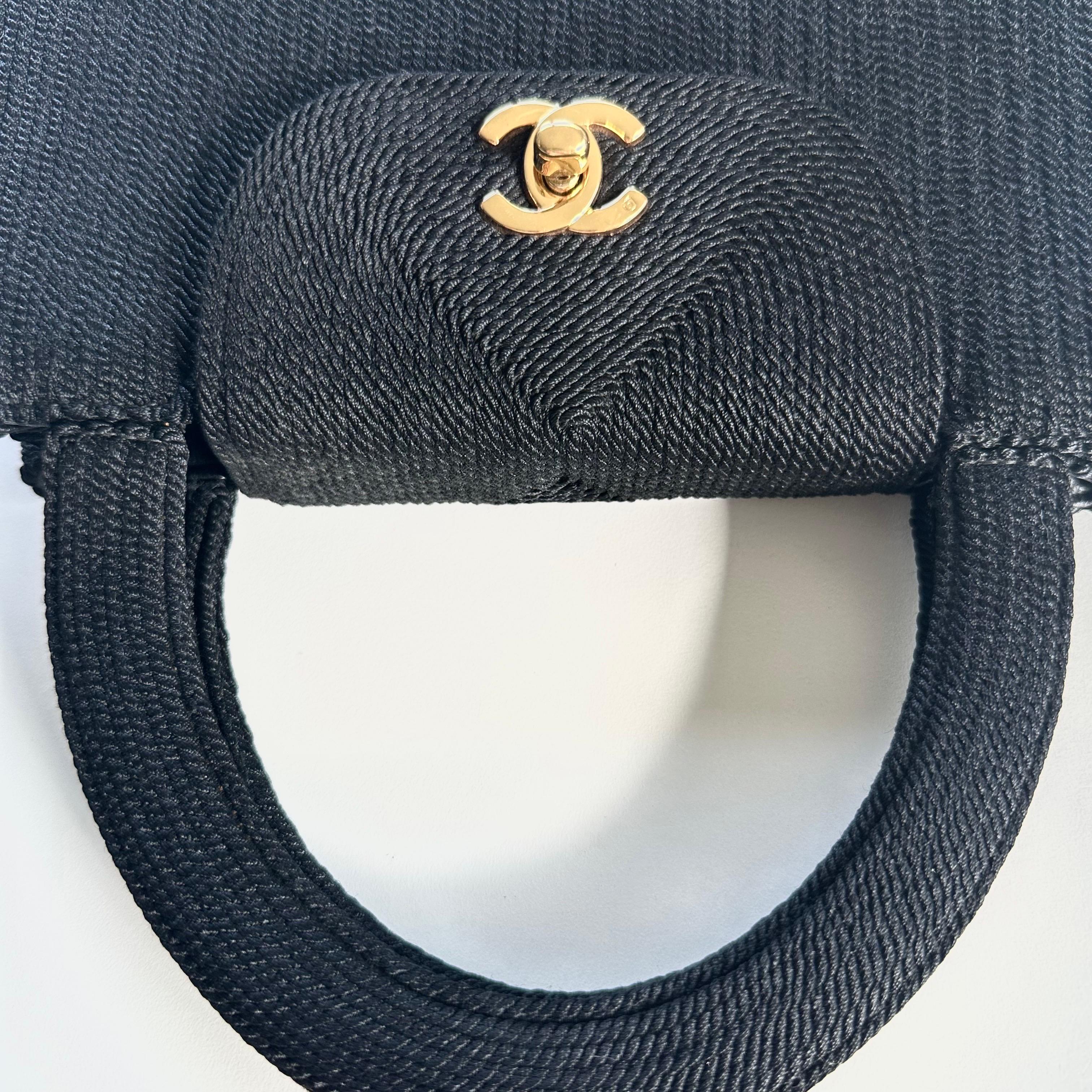 Chanel 1999 Vintage Rare soie tissée Medium Top Handle Kelly Bag  en vente 7