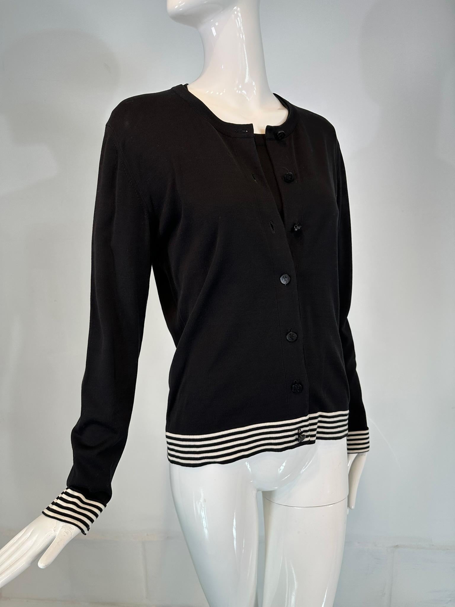 Chanel 199C Black & White 100% Cotton Stripe Twin Set Cardigan & Sweater 40 In Good Condition For Sale In West Palm Beach, FL