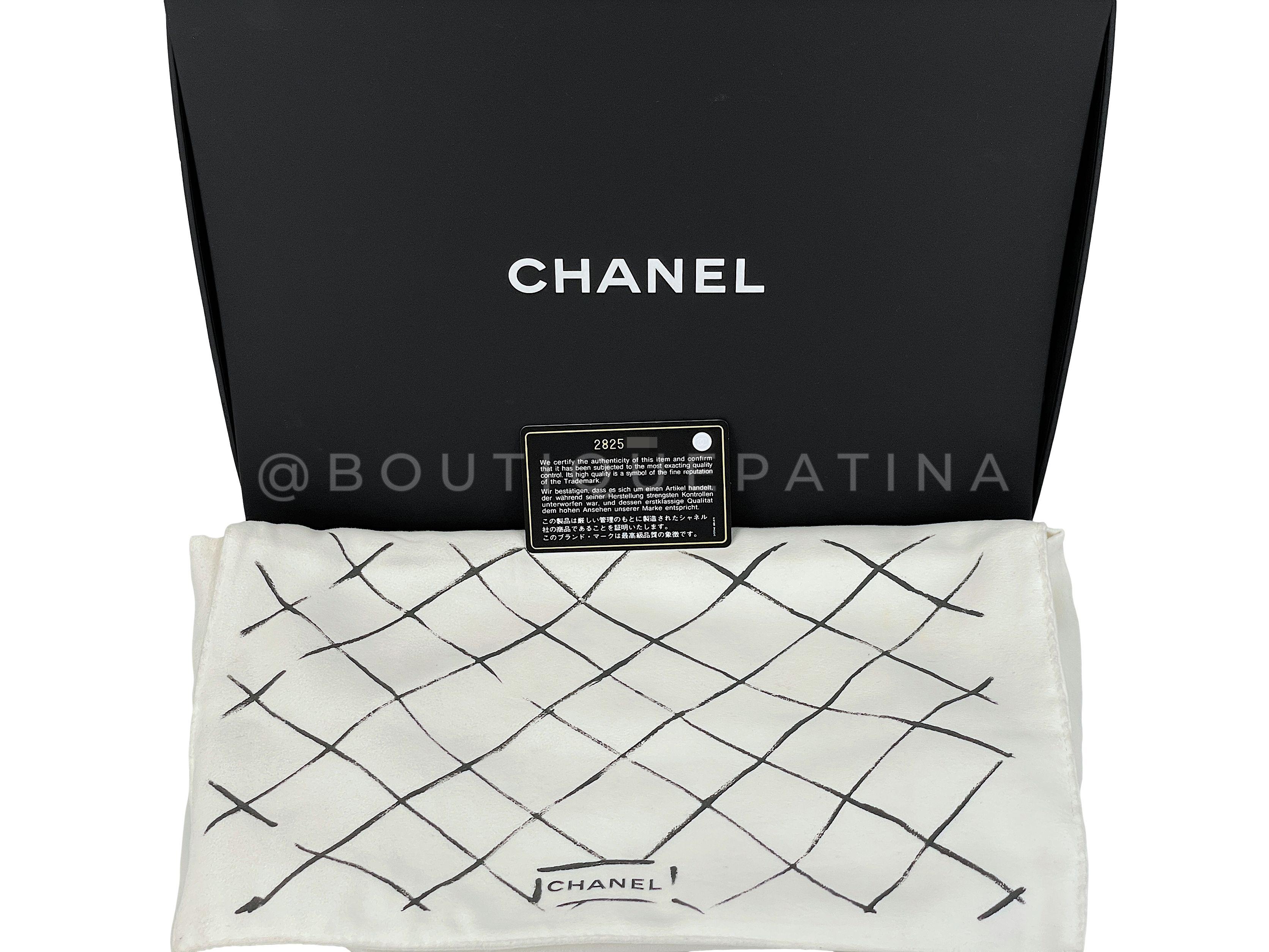 Chanel 19A Egypt Black/Gold Crocodile Print Medium Classic Flap Bag GHW 67619 For Sale 6