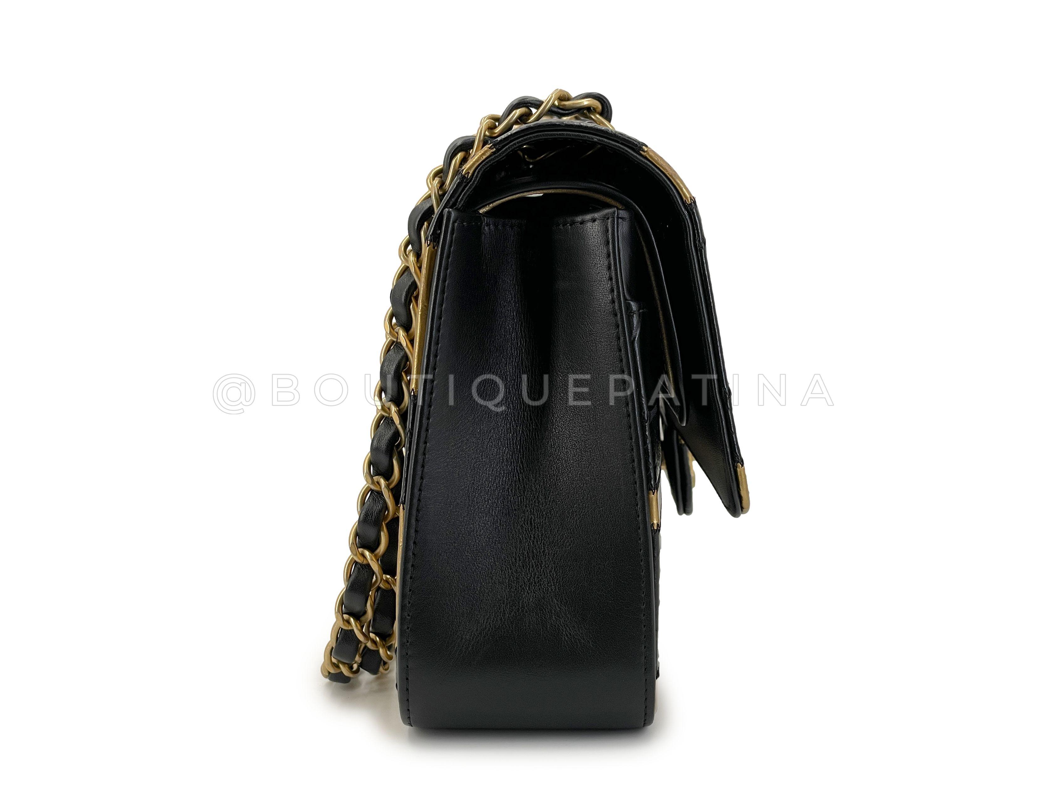 Women's Chanel 19A Egypt Black/Gold Crocodile Print Medium Classic Flap Bag GHW 67619 For Sale