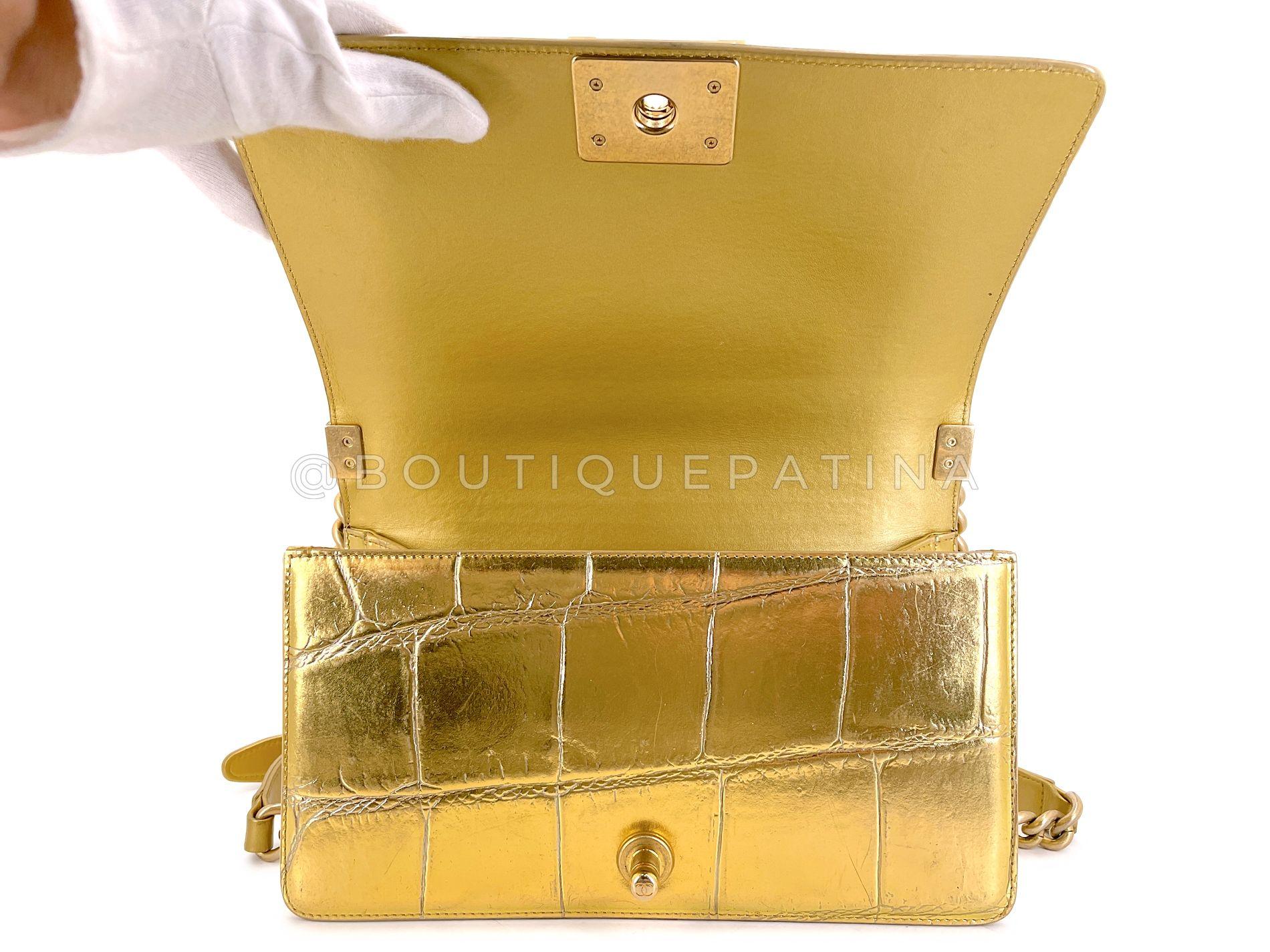 Chanel 19A Egypt Gold Crocodile Graffiti Boy Bag Medium GHW Paris-New York 68578 For Sale 5