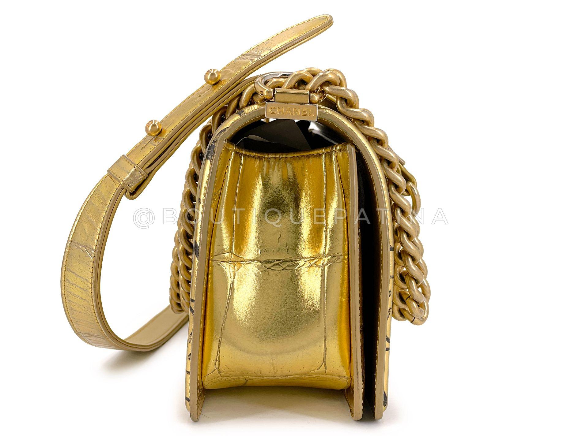 Chanel 19A Egypt Gold Crocodile Graffiti Boy Bag Medium GHW Paris-New York 68578 In Excellent Condition For Sale In Costa Mesa, CA