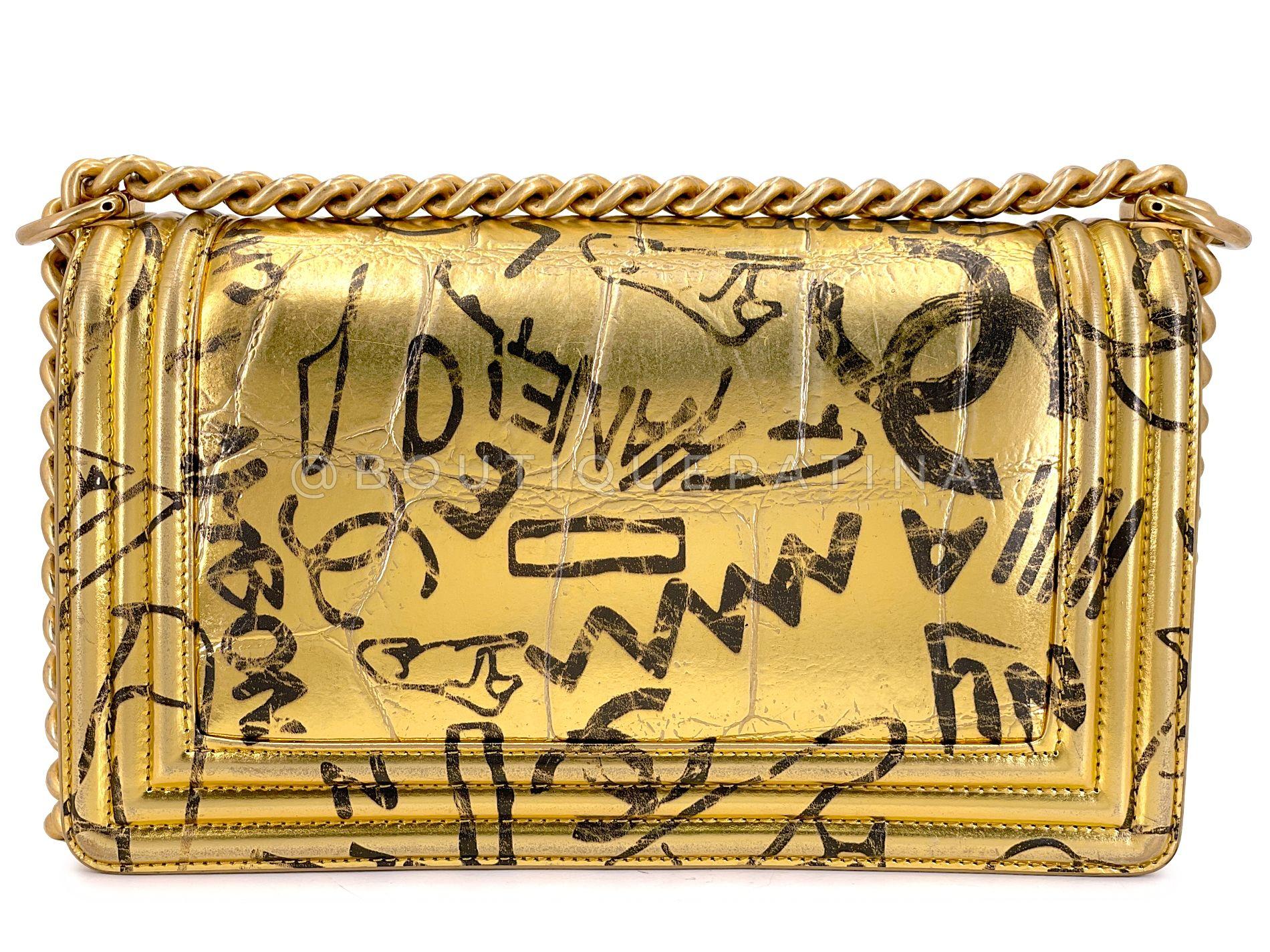 Chanel 19A Egypt Gold Crocodile Graffiti Boy Bag Medium GHW Paris-New York 68578 For Sale 1