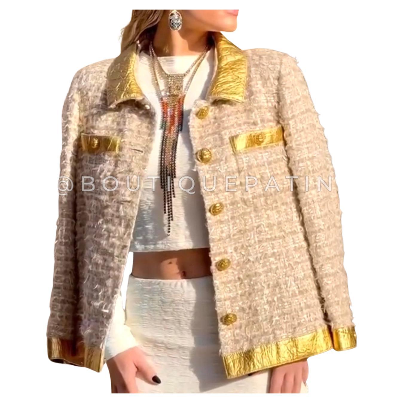 Chanel 19A Egitto Tweed Oro Giacca Scarabeo Blazer 40 FR 67181 in vendita