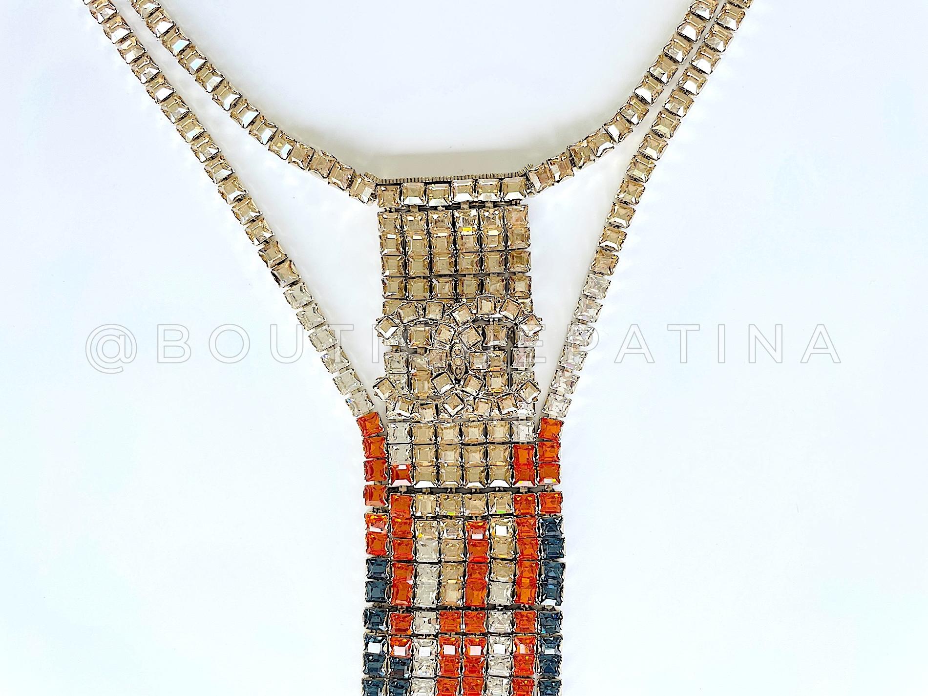 Chanel 19A Egipto Collar Limitado Malla Cristal Arco Iris Strass Grande 67558 en Excelente Estado en Costa Mesa, CA