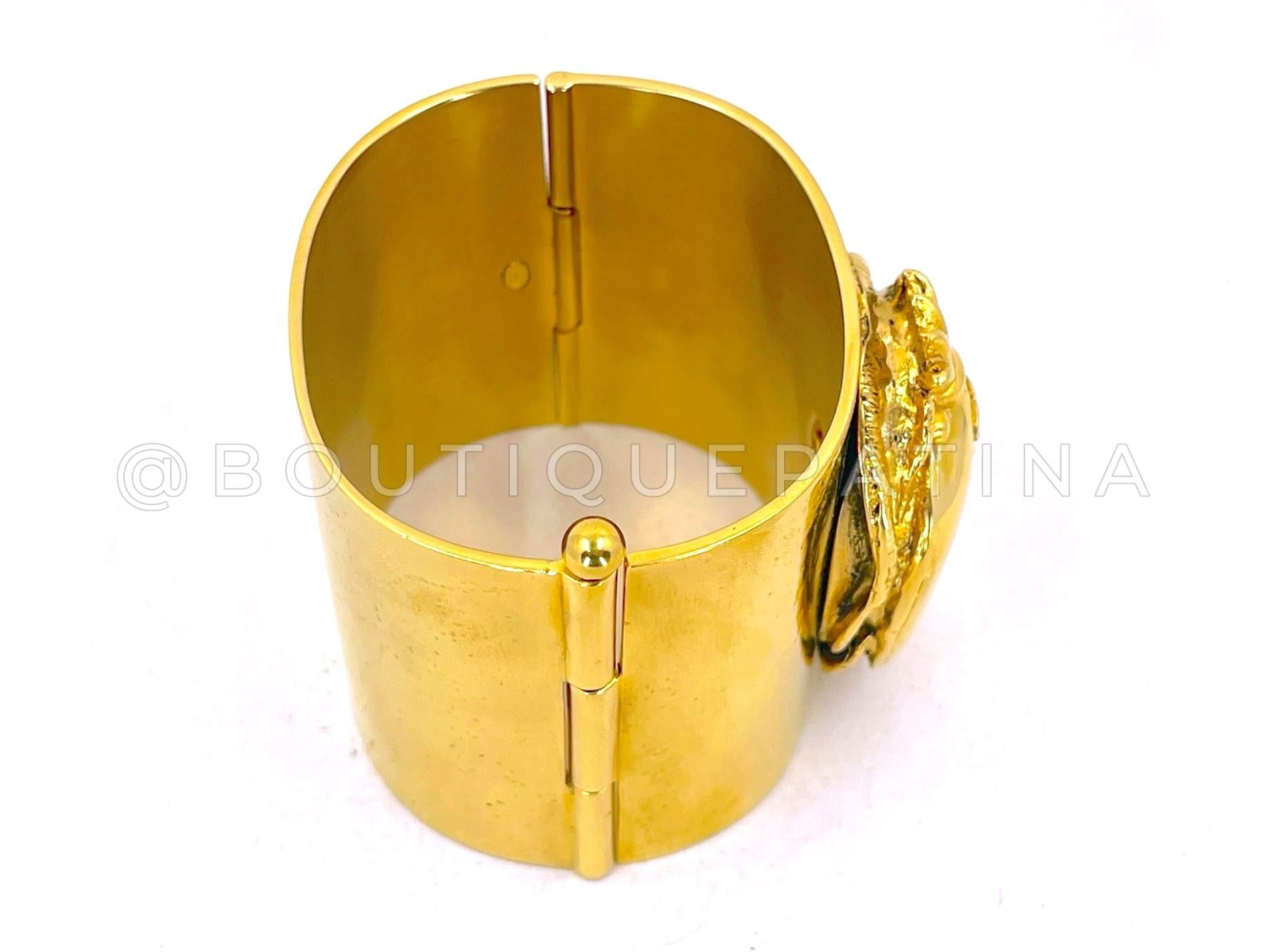 Chanel 19A Egypt Limited Hammered Gold Scarab Cuff Bracelet Paris-New York 68352 In Excellent Condition In Costa Mesa, CA