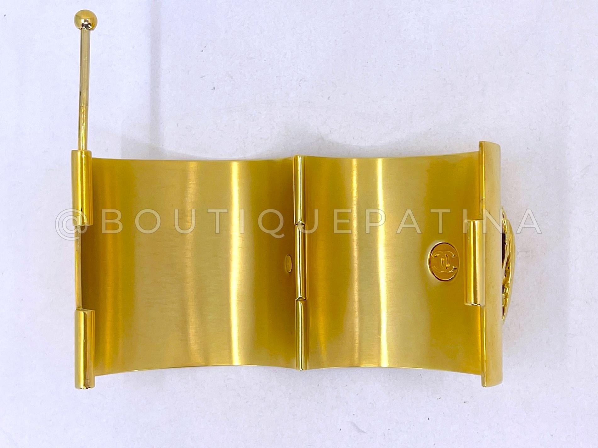 Women's Chanel 19A Egypt Limited Hammered Gold Scarab Cuff Bracelet Paris-New York 68352