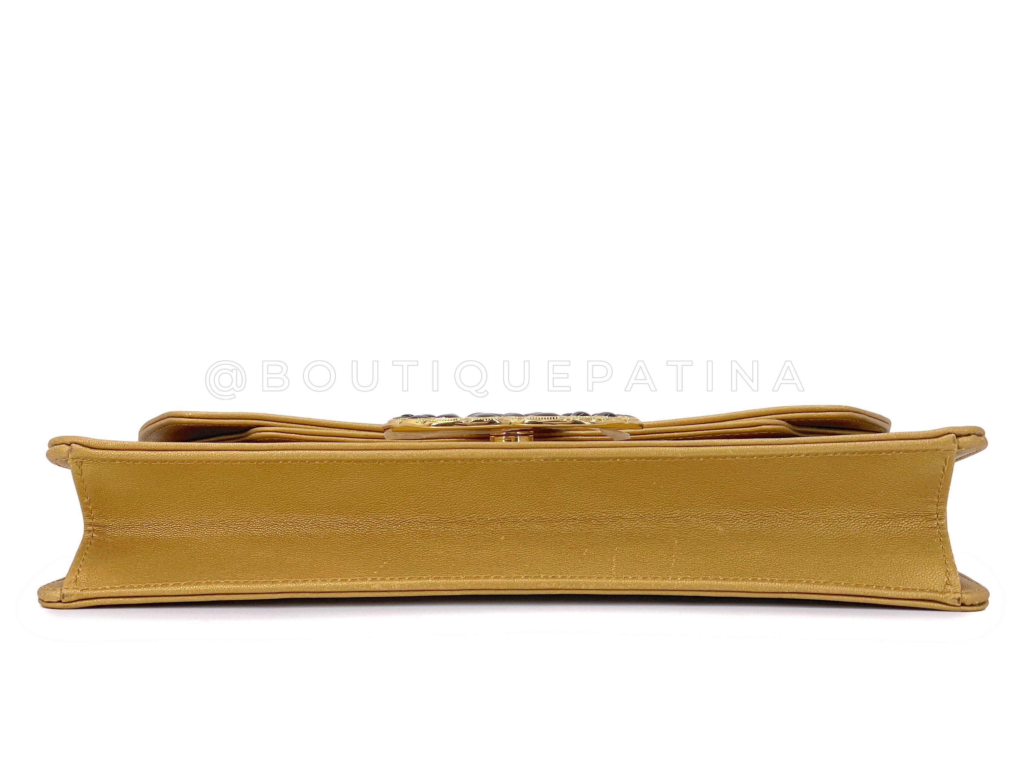 Women's Chanel 19A Egypt Pale Gold Jumbo Clutch Bag Crocodile CC Paris-New York 67616 For Sale