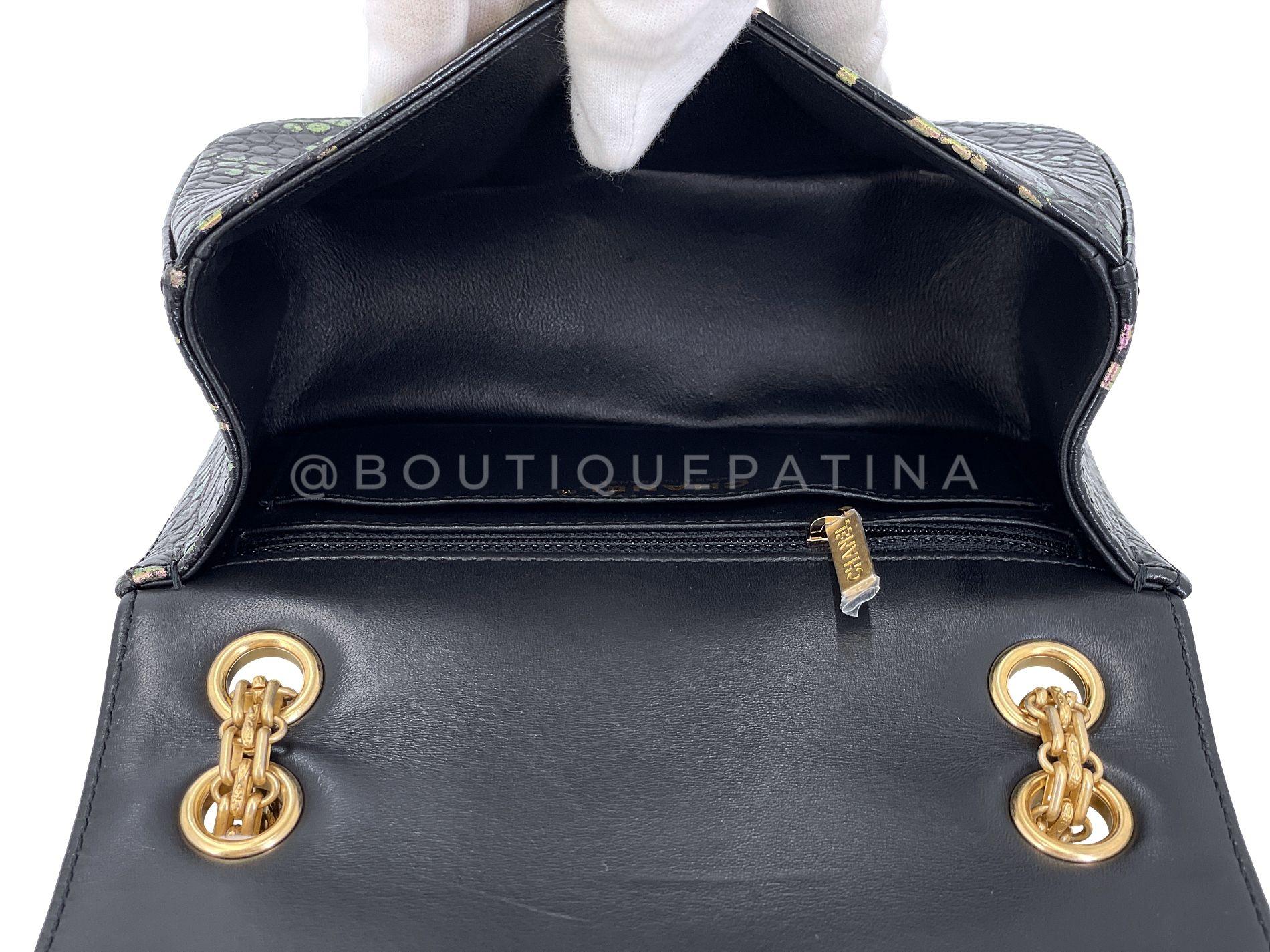 Chanel 19A Egypt Rainbow Graffiti - Mini sac à rabat réédition GHW 68450 en vente 6