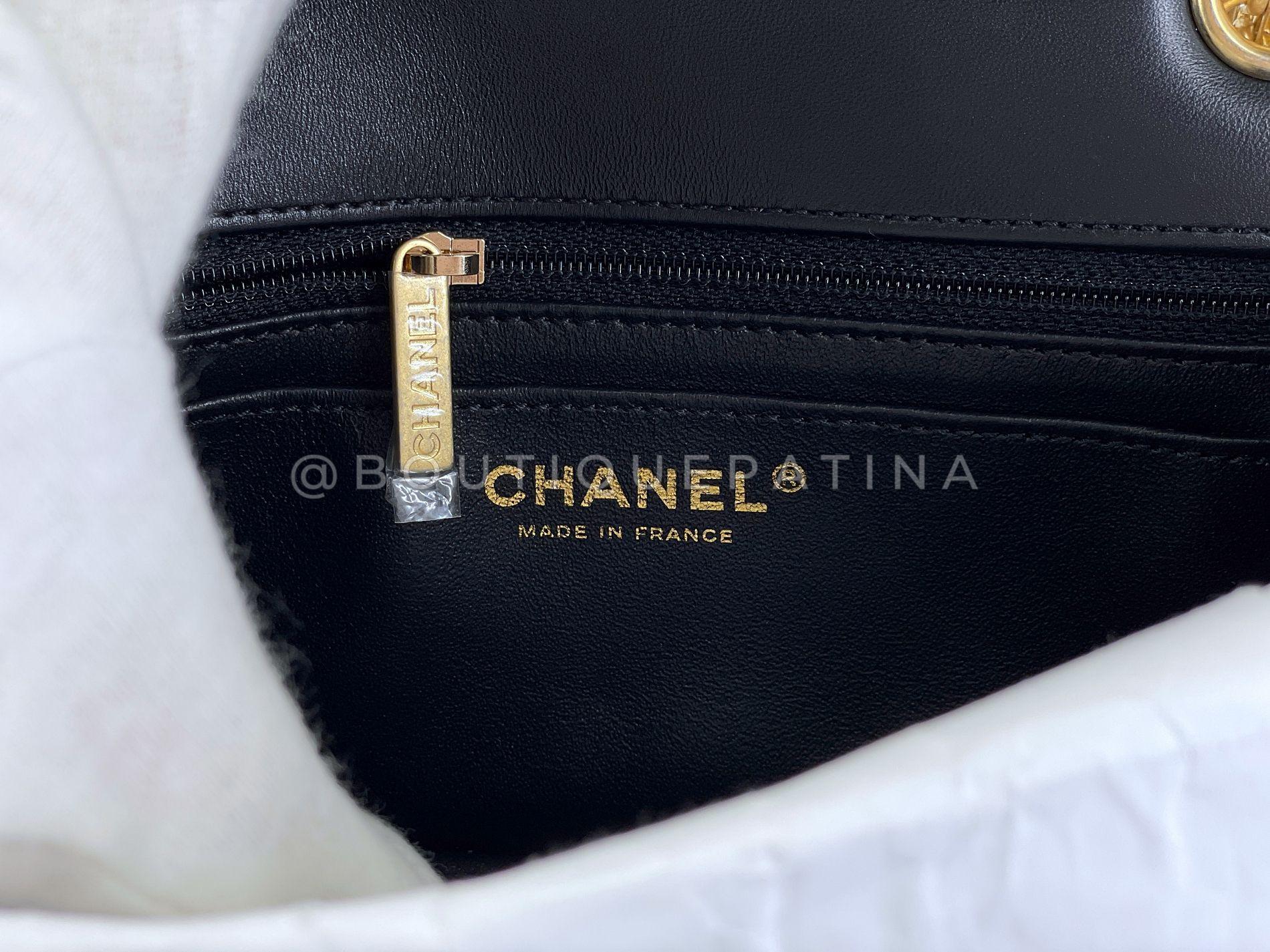 Chanel 19A Egypt Rainbow Graffiti - Mini sac à rabat réédition GHW 68450 en vente 7