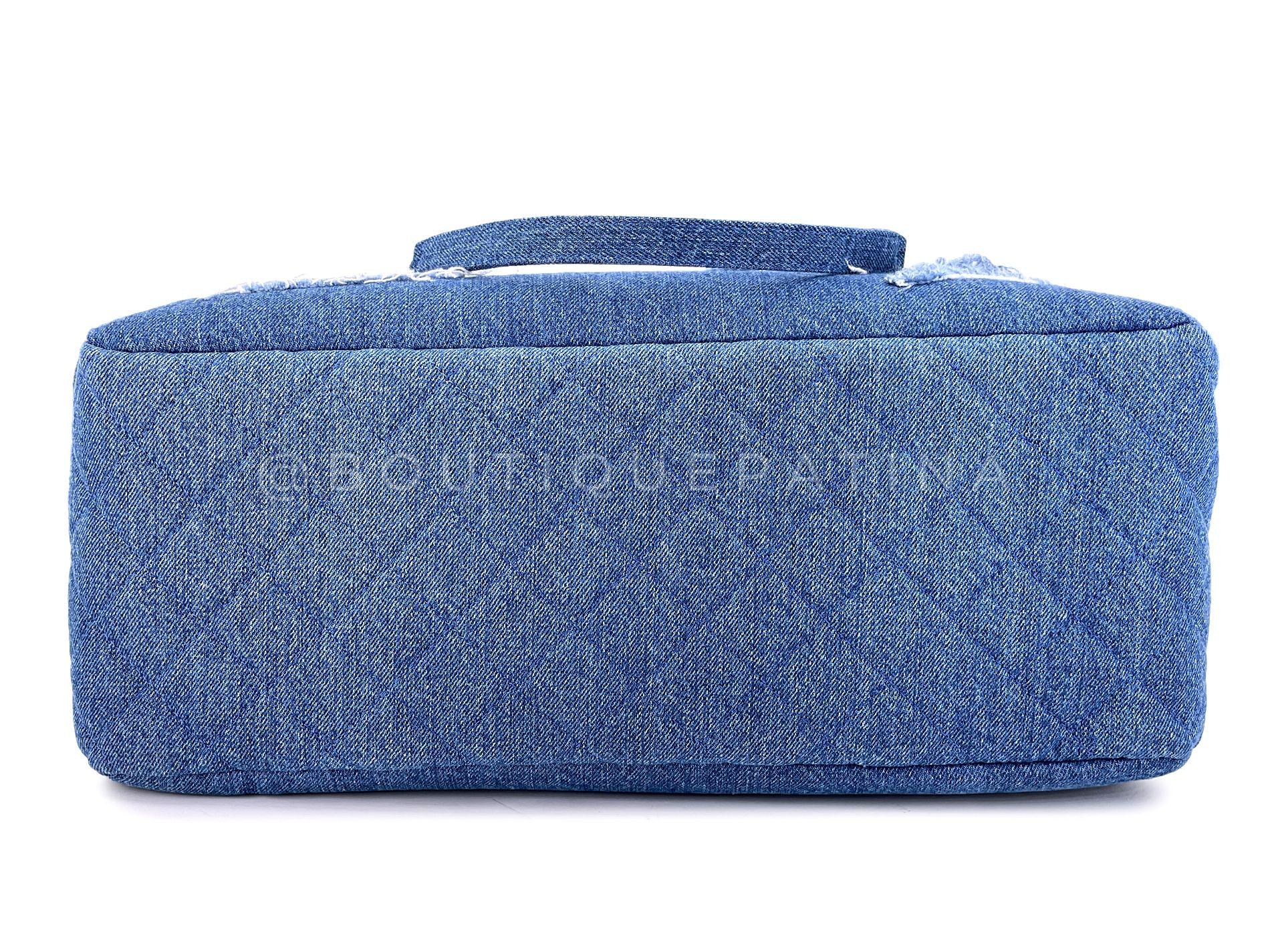 Chanel 19A Egyptian Denim Blue Hieroglyphic Shearling Convertible Tote Bag 68046 en vente 1