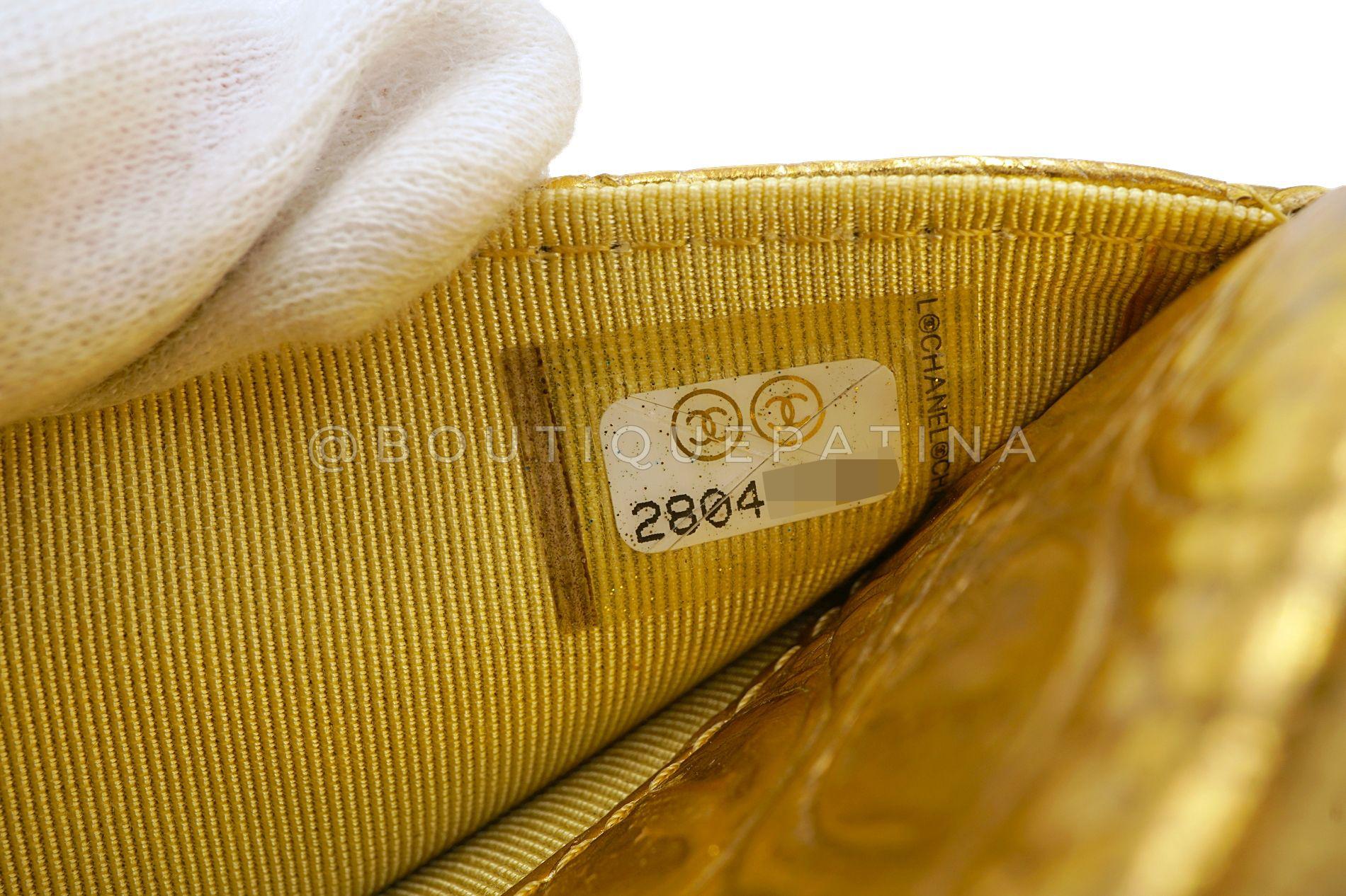 Chanel 19A Gold Egyptian Crocodile Print Wallet on Chain WOC Bag GHW 68974 en vente 7