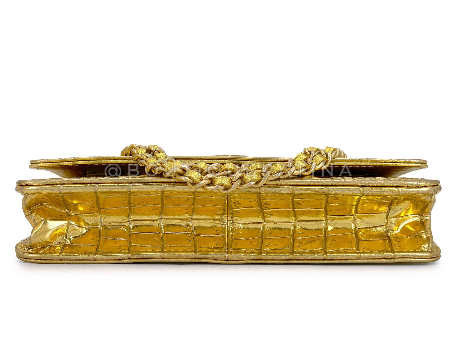 Chanel 19A Gold Egyptian Crocodile Print Wallet on Chain WOC Bag GHW 68974 en vente 1