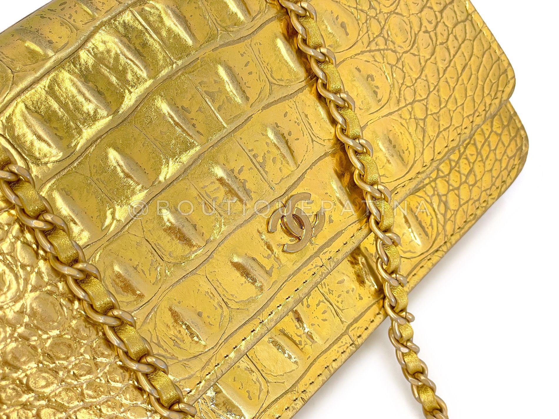 Chanel 19A Gold Egyptian Crocodile Print Wallet on Chain WOC Bag GHW 68974 en vente 3