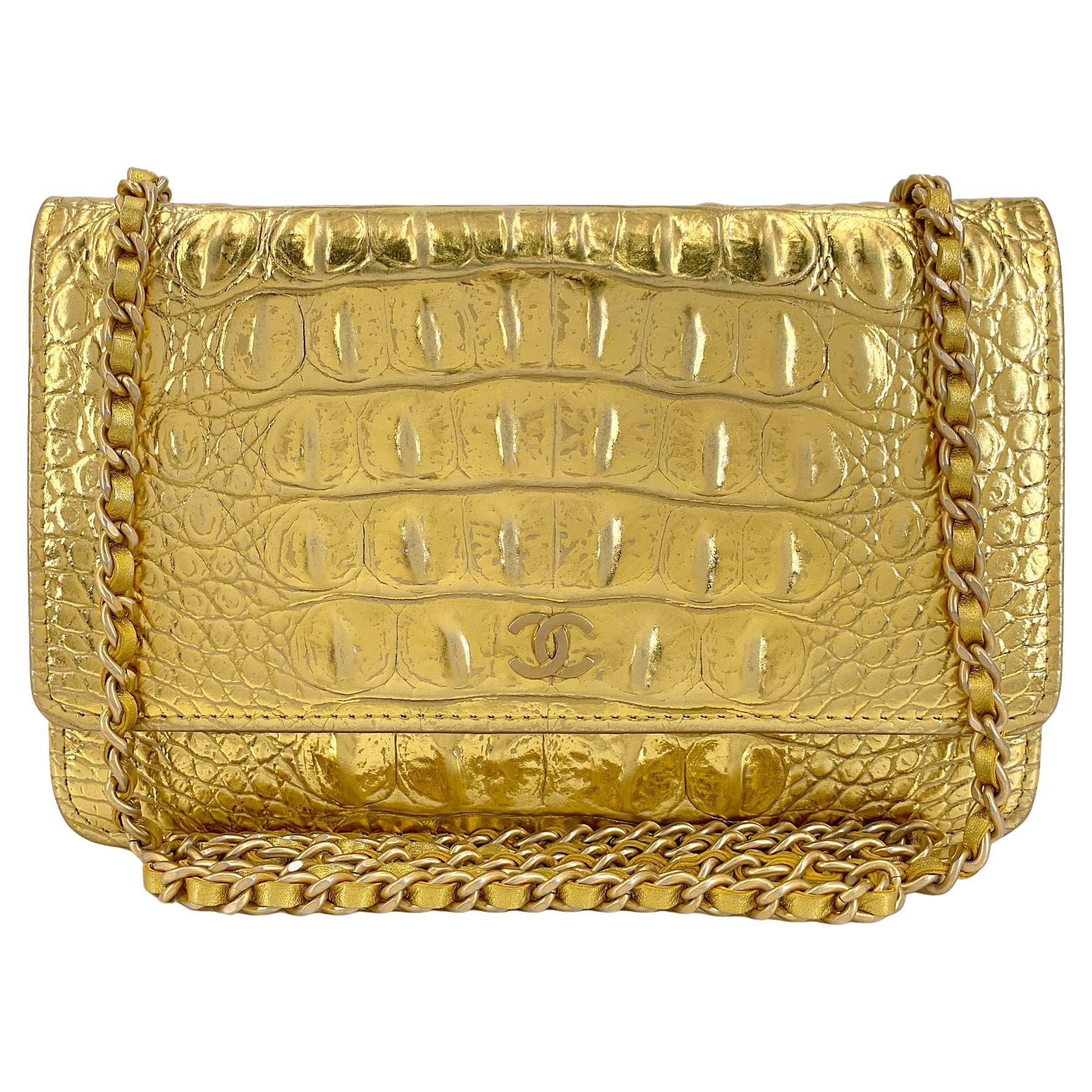 Chanel 19A Gold Egyptian Crocodile Print Wallet on Chain WOC Bag GHW 68974 en vente