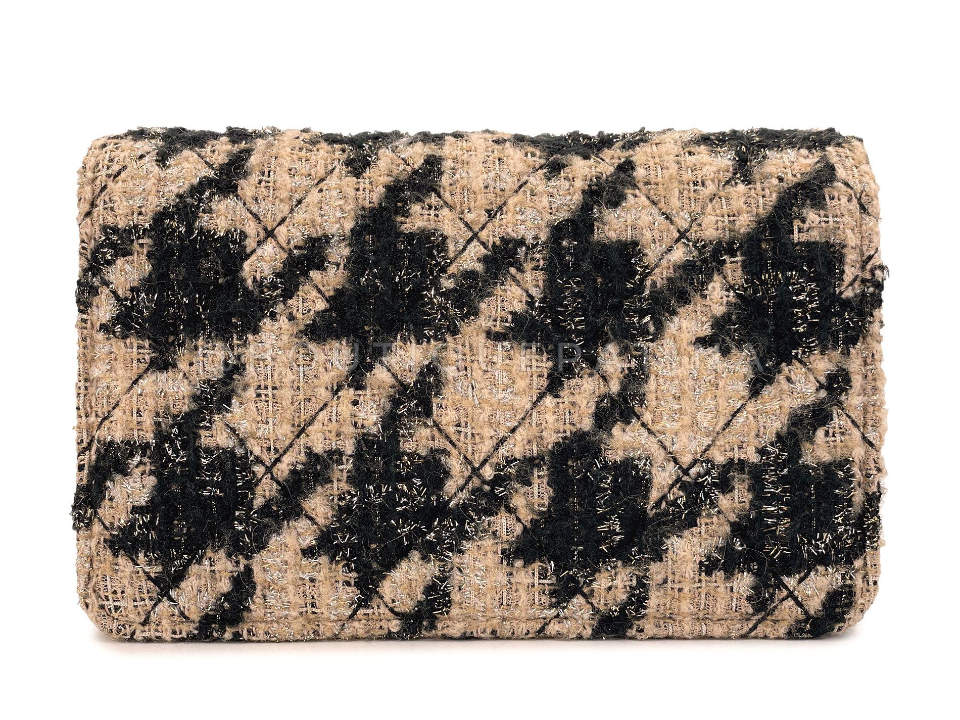 Chanel 19A WOC Brieftasche an Kette Set Bag 68024 aus Tweed mit Hahnentrittmuster in Beige und Schwarz im Angebot 1