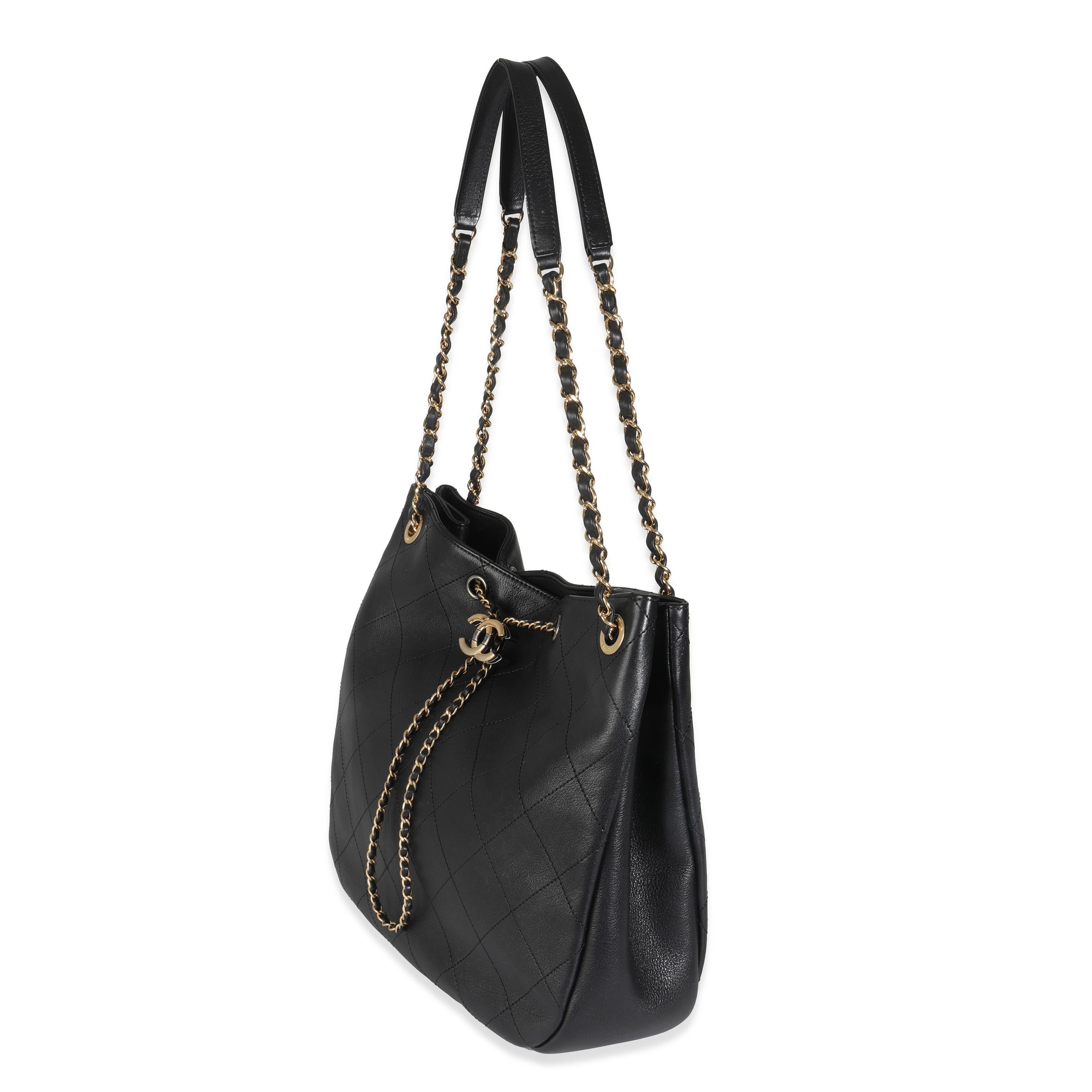 Women's Chanel 19B Black Quilted Lambskin CC Drawstring Hobo For Sale