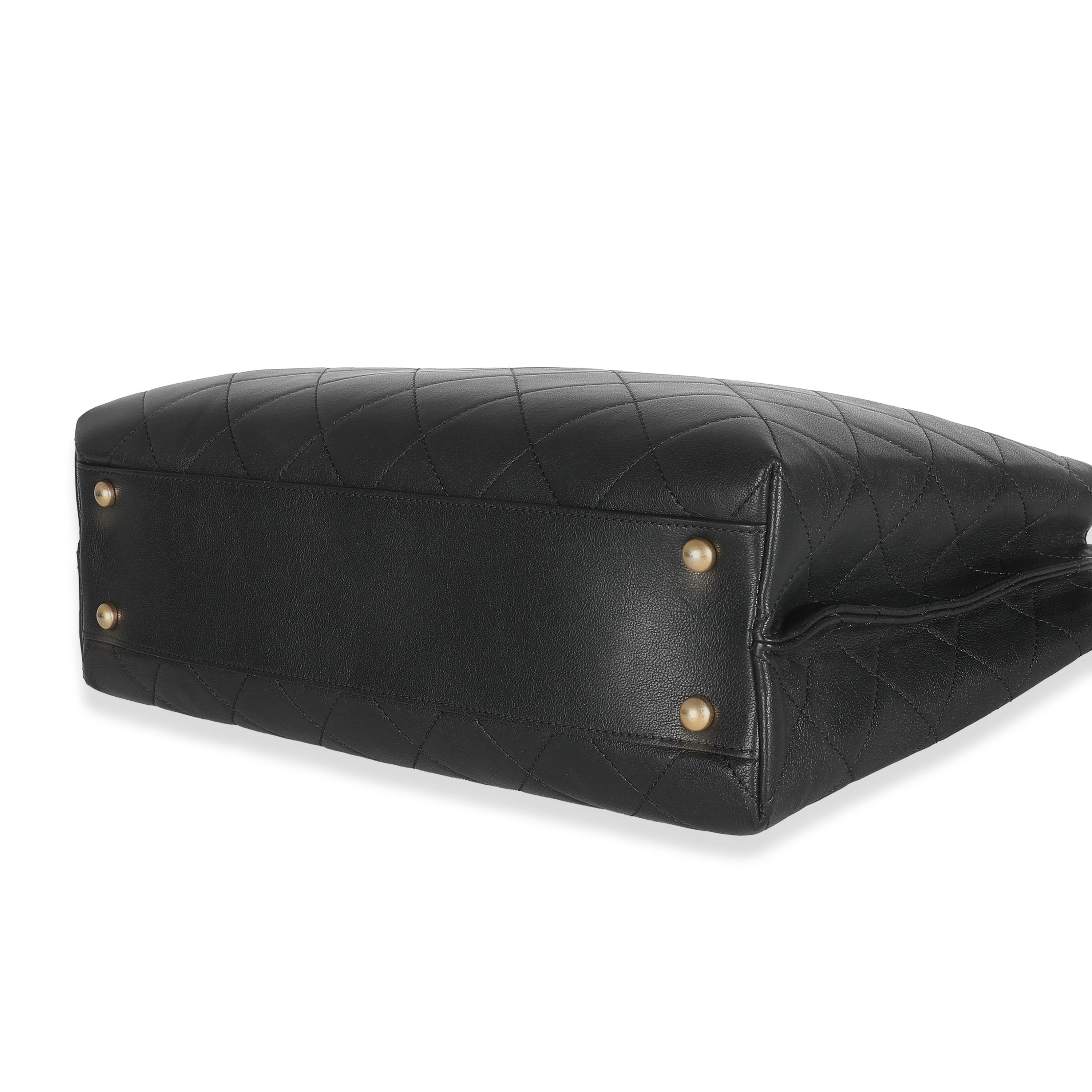 Chanel 19B Black Quilted Lambskin Large Signature Plate Shopping Tote Unisexe en vente