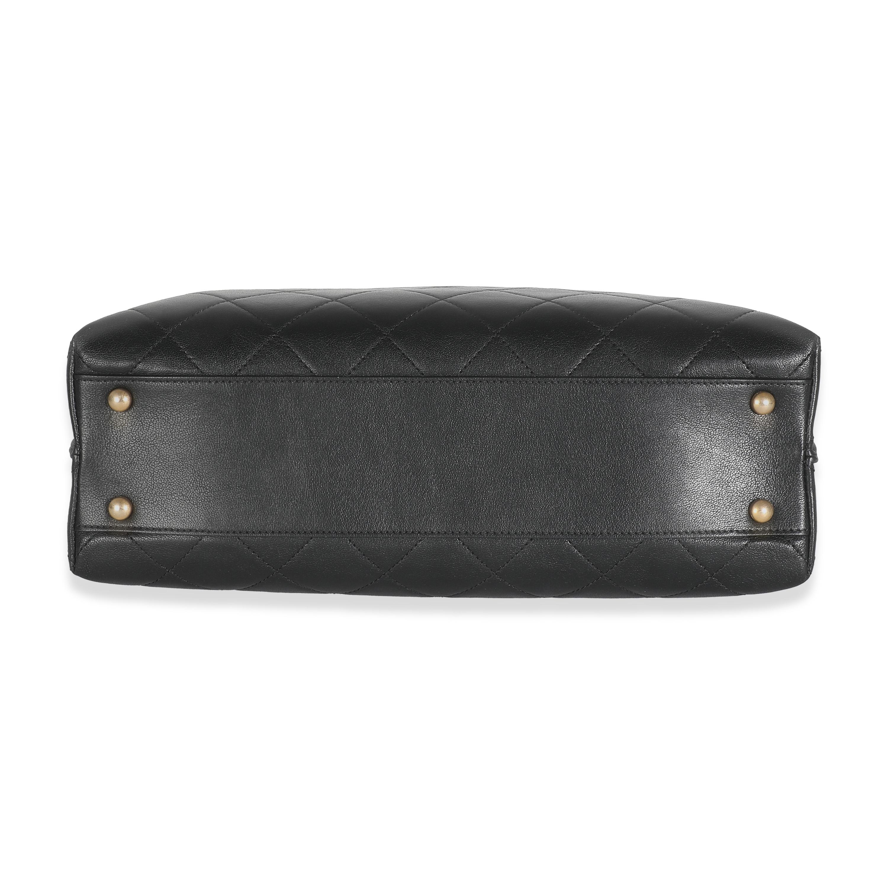 Chanel 19B Black Quilted Lambskin Large Signature Plate Shopping Tote en vente 2