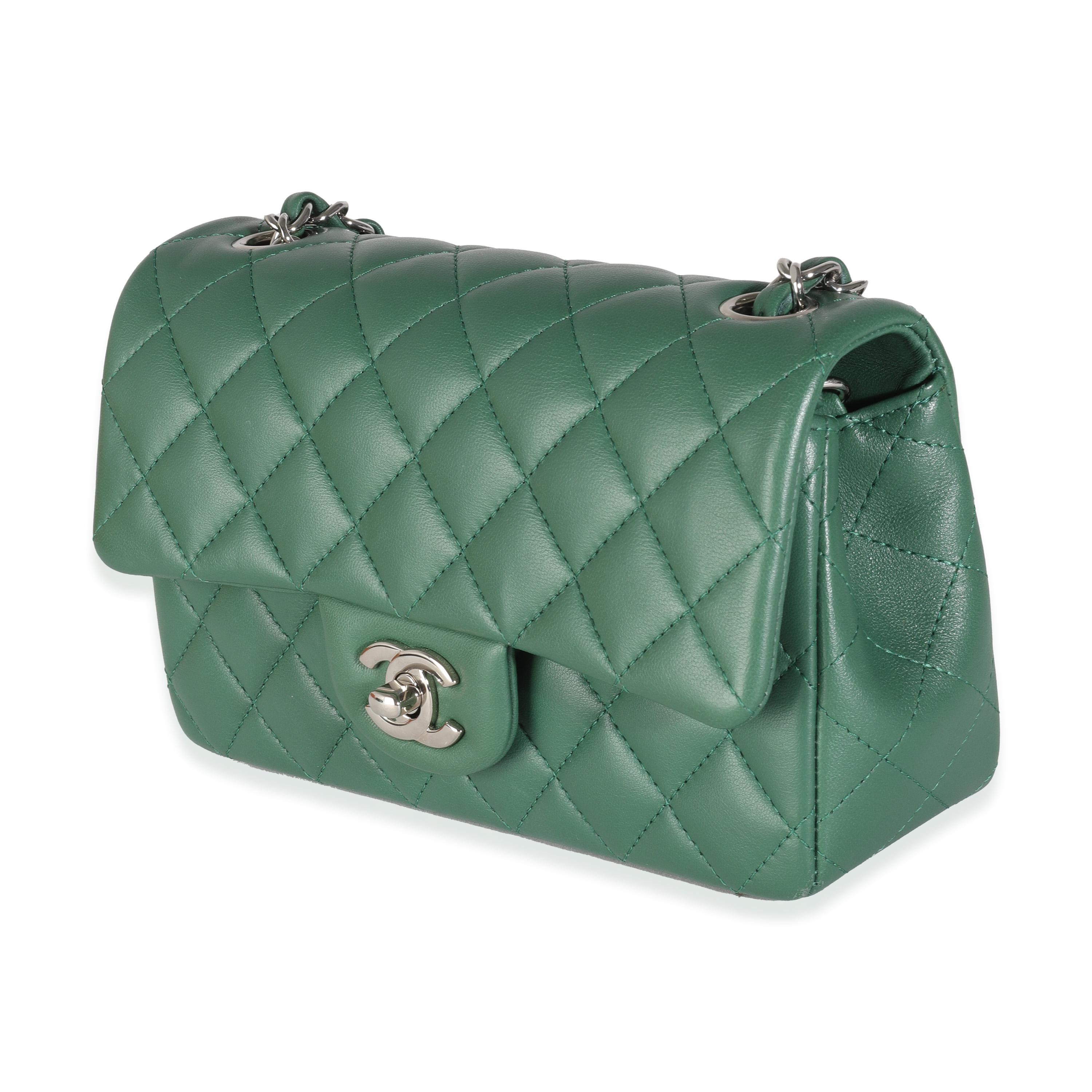 Chanel 19B Dark Green Quilted Lambskin Mini Rectangular Flap Bag In Excellent Condition For Sale In New York, NY